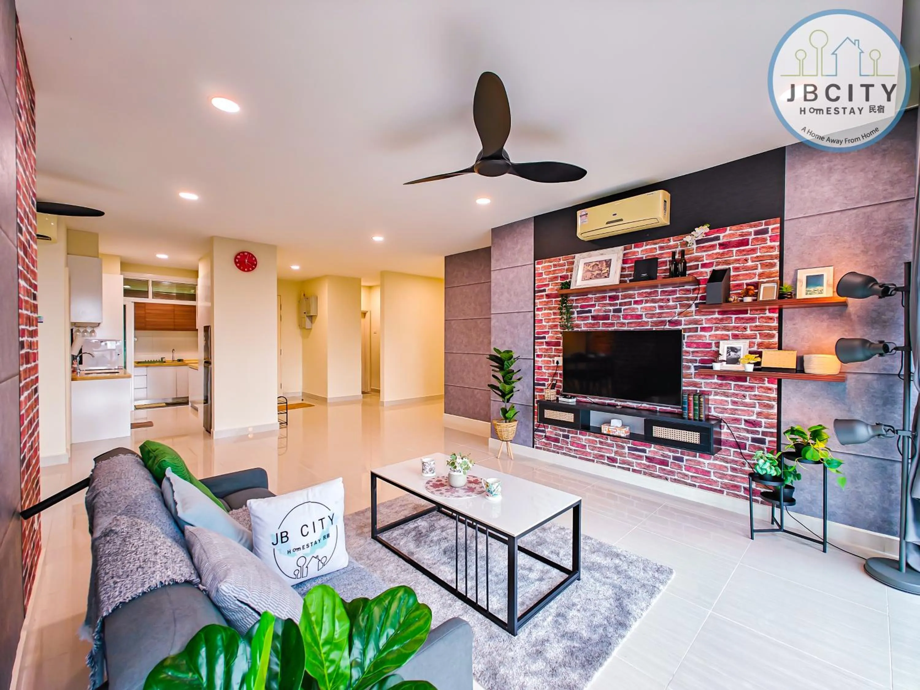 TV and multimedia in Medini Signature Suites by RR JBcity