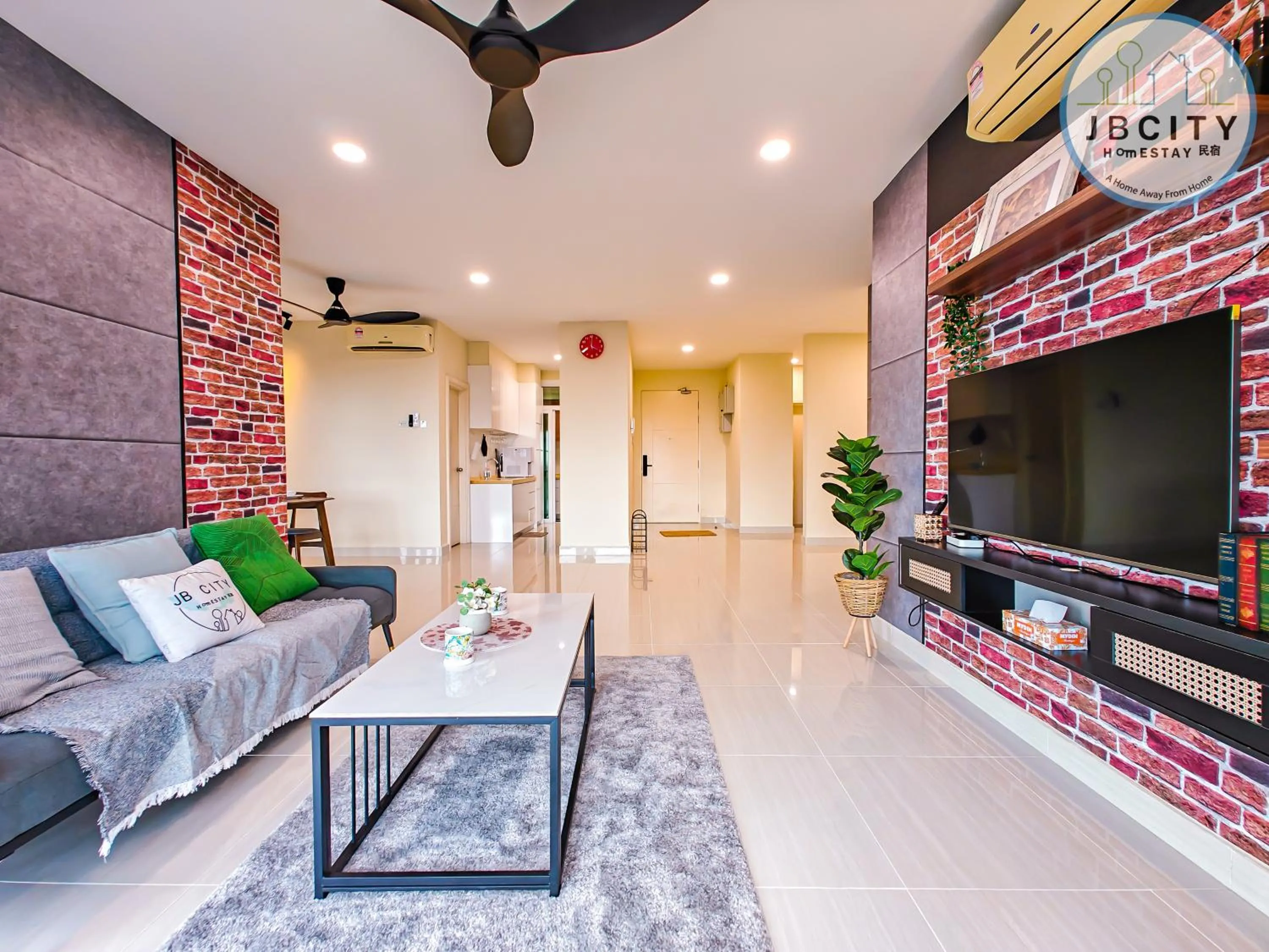 TV and multimedia in Medini Signature Suites by RR JBcity