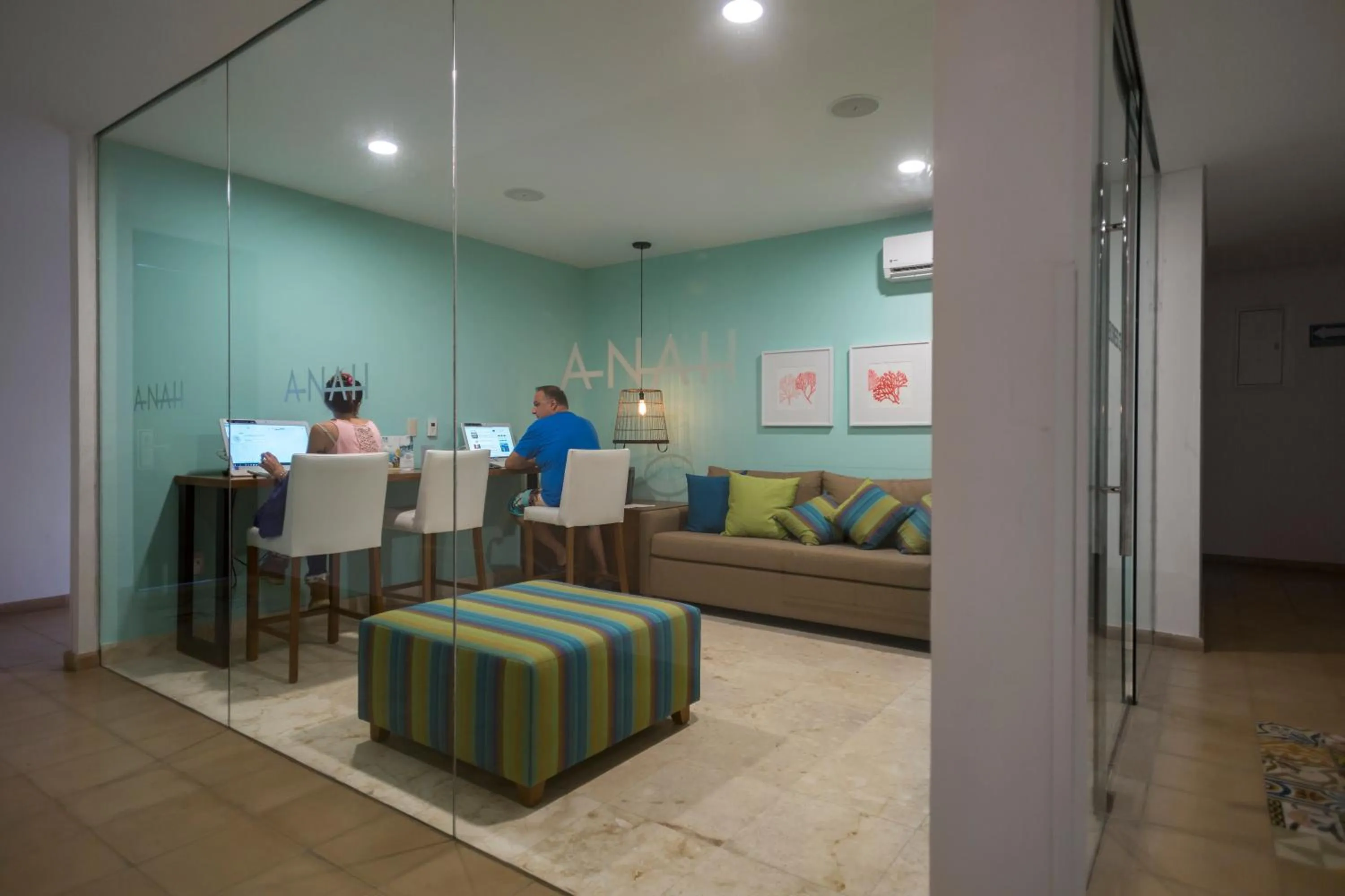 Business facilities in Anah Suites