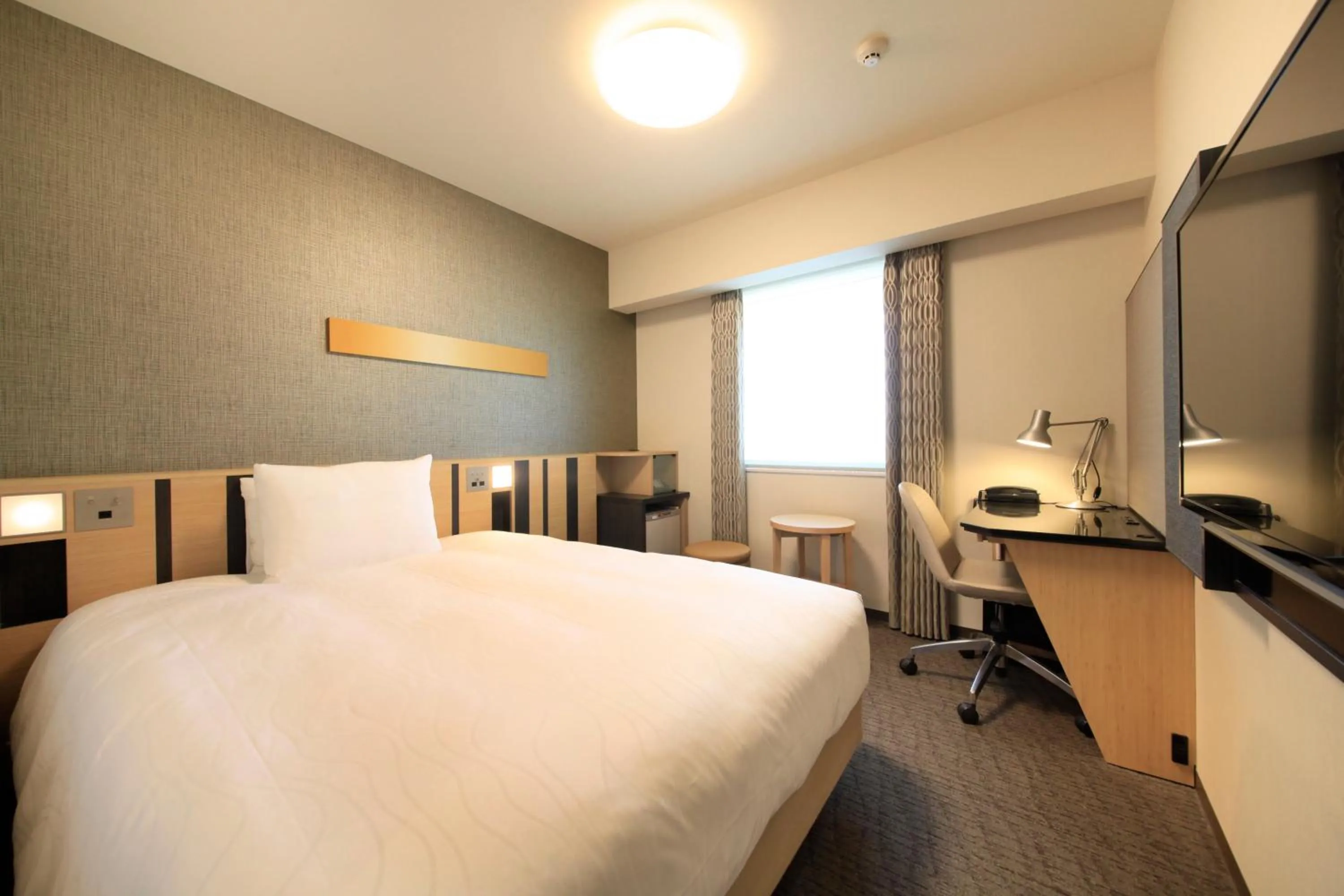 Photo of the whole room, Bed in Richmond Hotel Tokyo Suidobashi