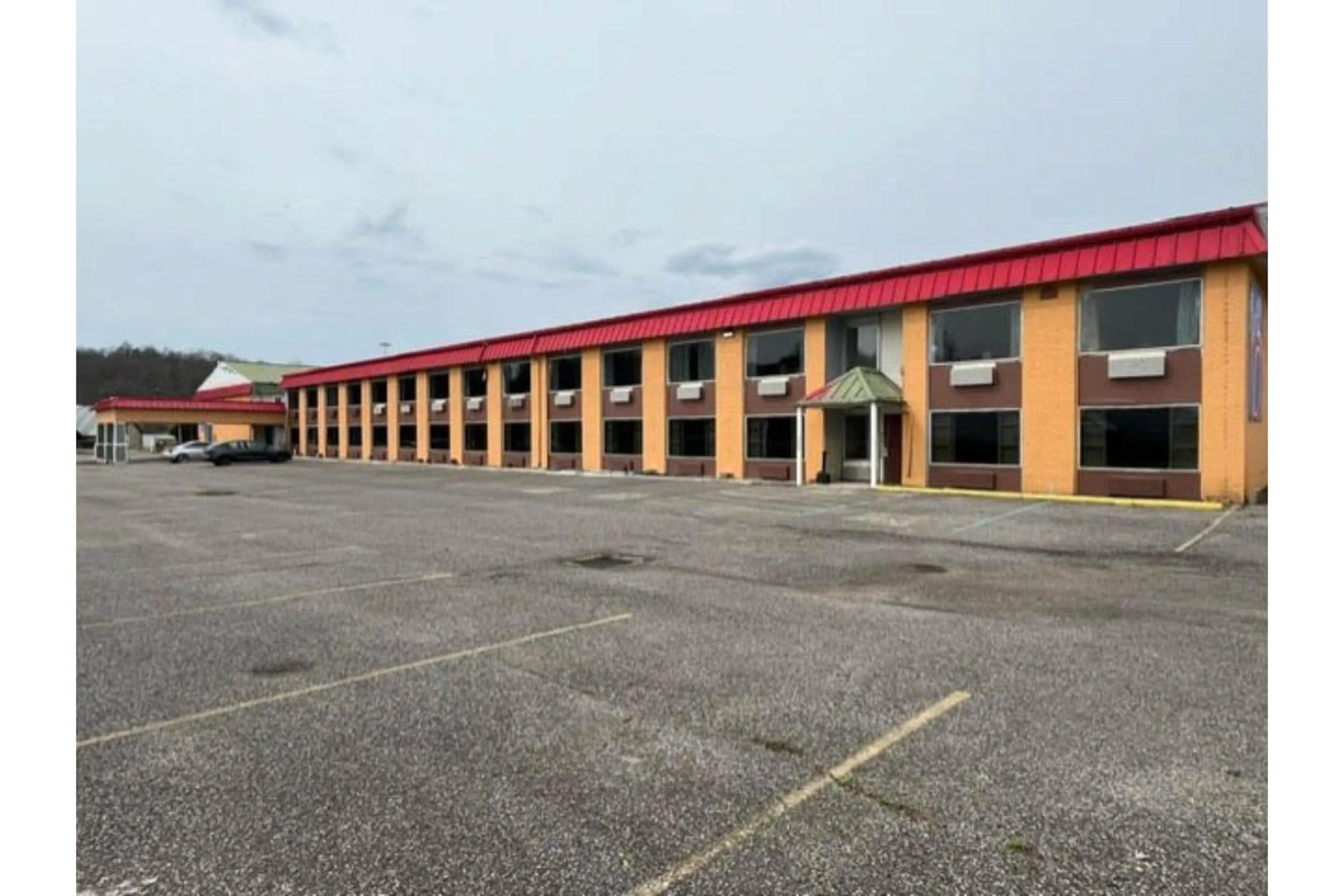 Property building in Motel 6 Williamstown, WV