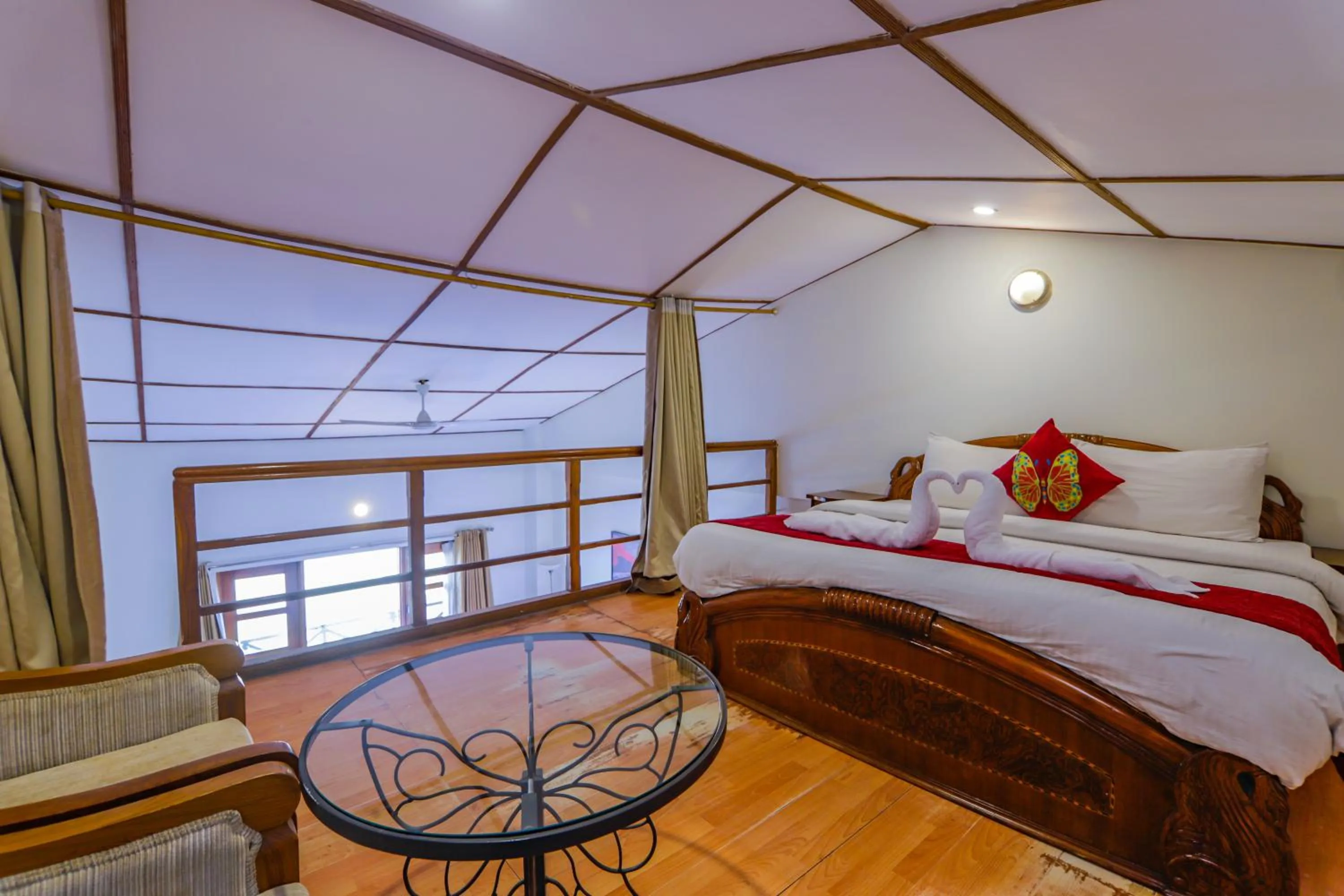 Bed in Green N Breeze Resorts Mussoorie