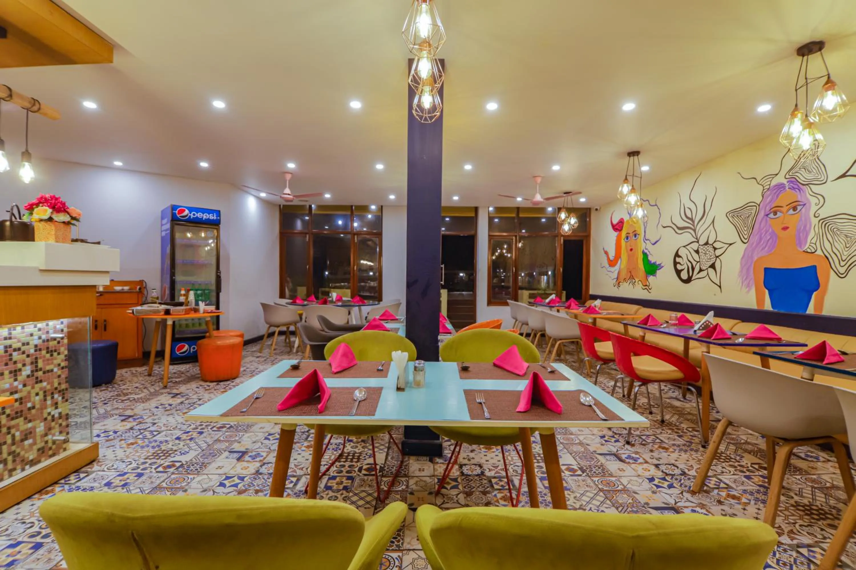 Restaurant/places to eat in Green N Breeze Resorts Mussoorie