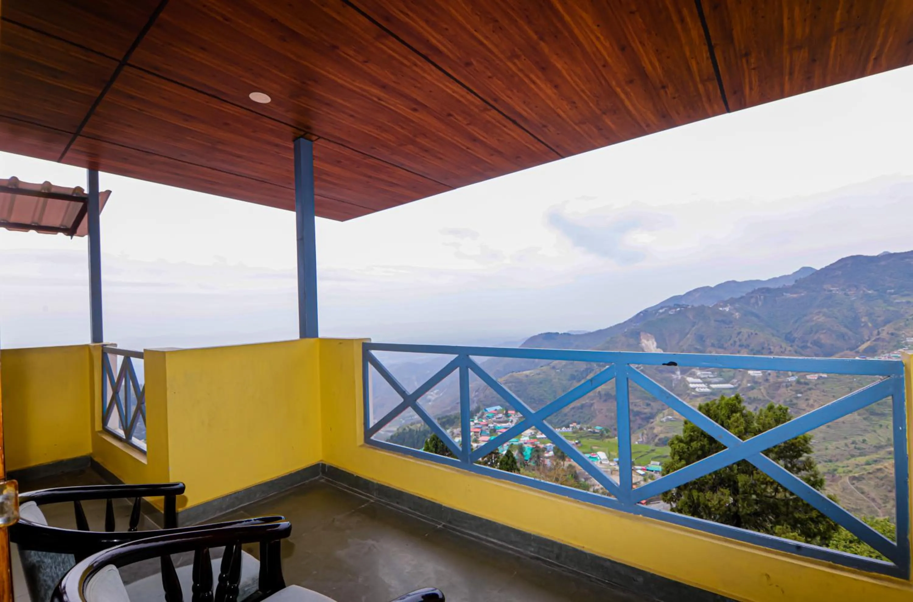 Balcony/Terrace in Green N Breeze Resorts Mussoorie