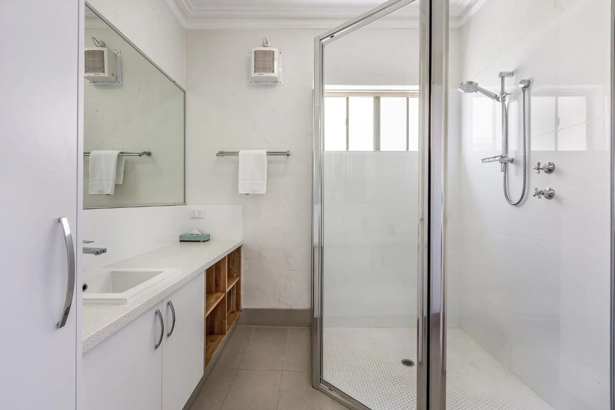 Canal Rocks Beachfront Apartments