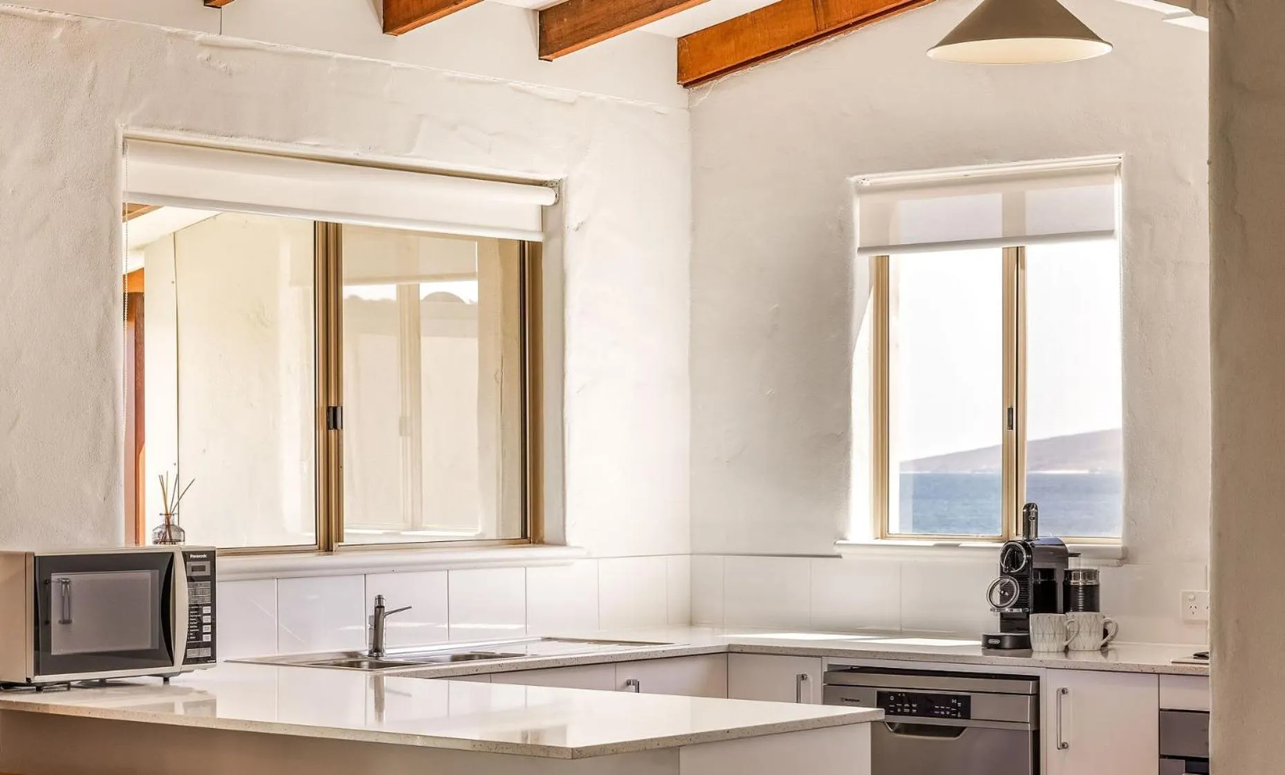 Canal Rocks Beachfront Apartments