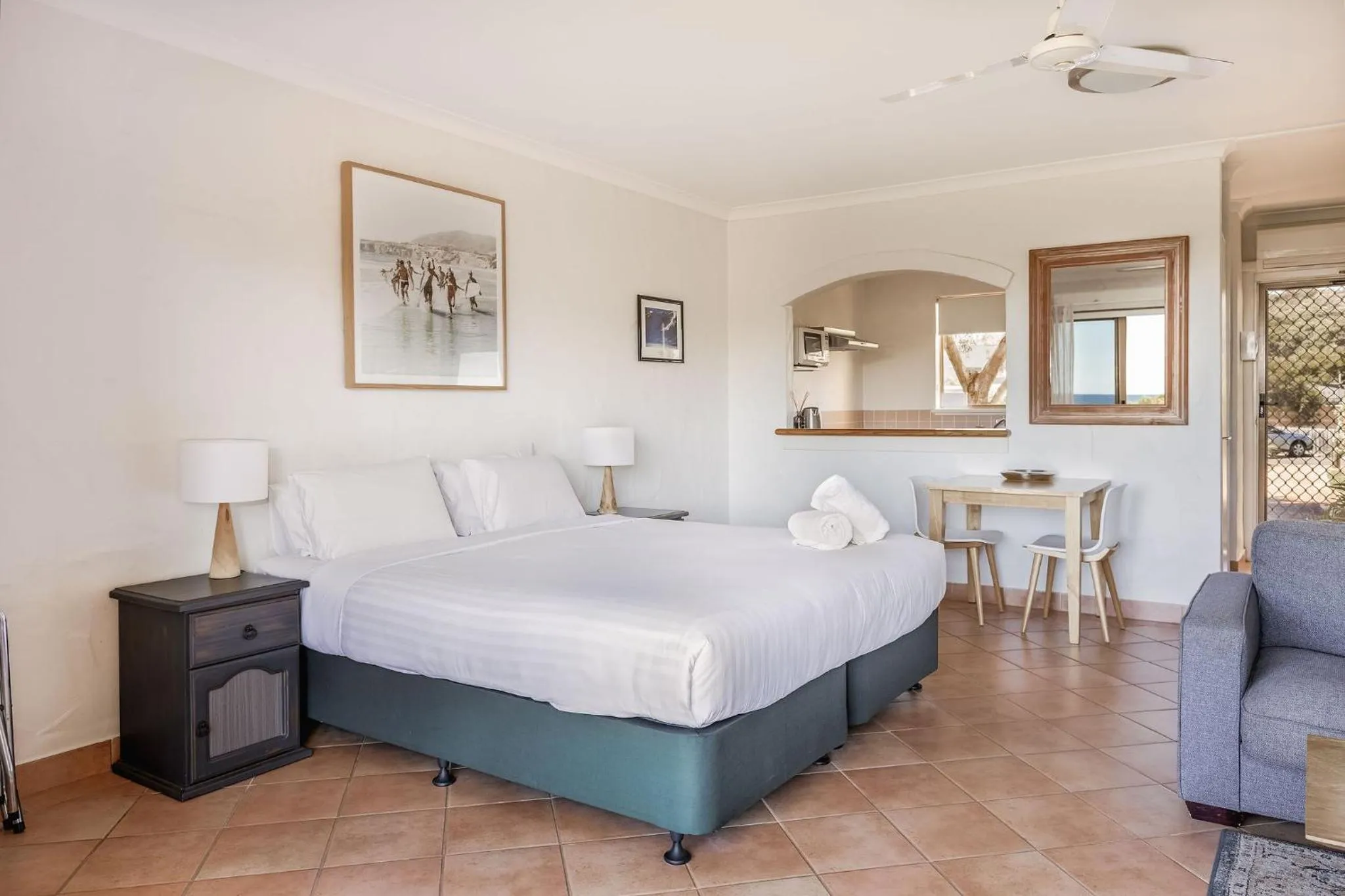 Bed in Canal Rocks Beachfront Apartments