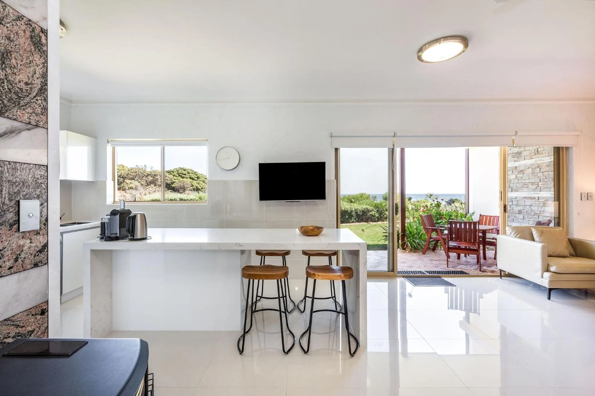 Canal Rocks Beachfront Apartments