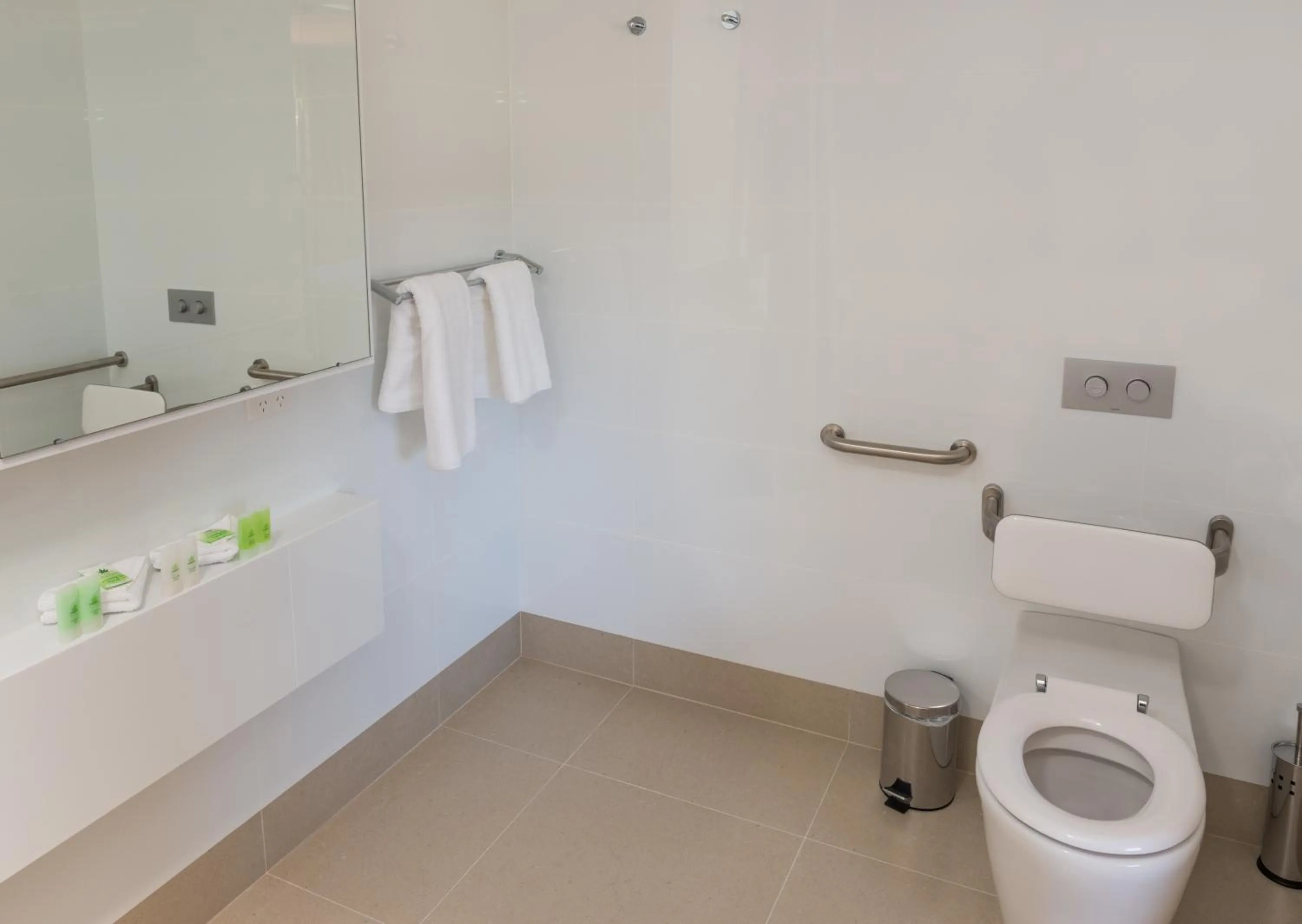 Bathroom in Canal Rocks Beachfront Apartments
