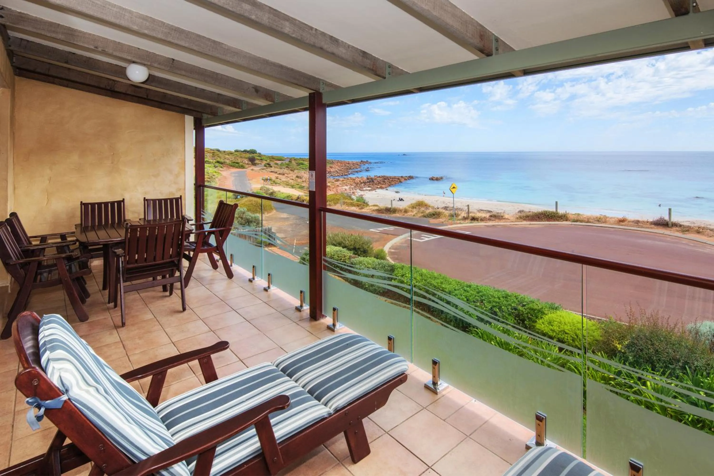 Balcony/Terrace in Canal Rocks Beachfront Apartments