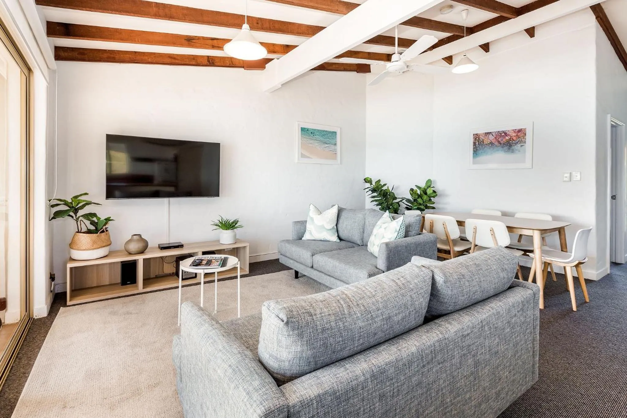 Canal Rocks Beachfront Apartments