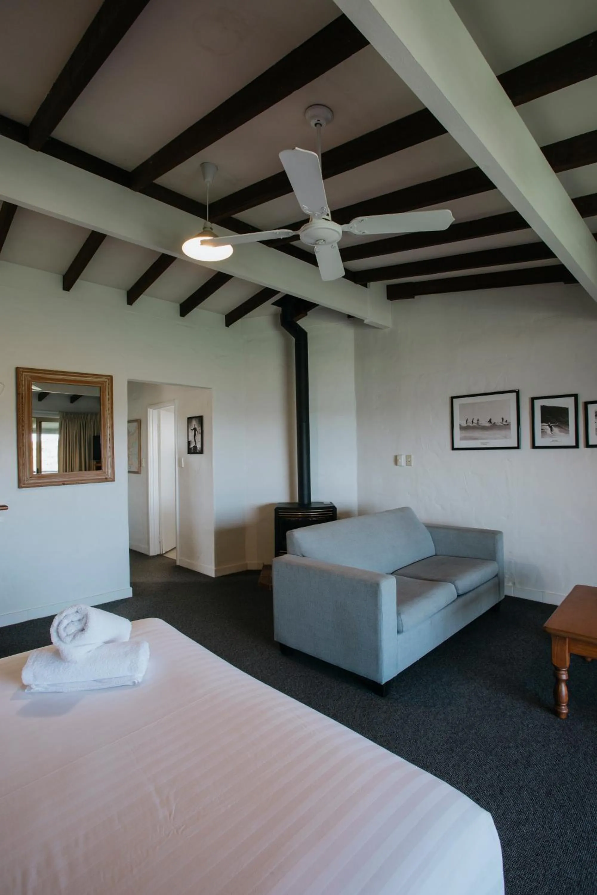 Living room, Bed in Canal Rocks Beachfront Apartments