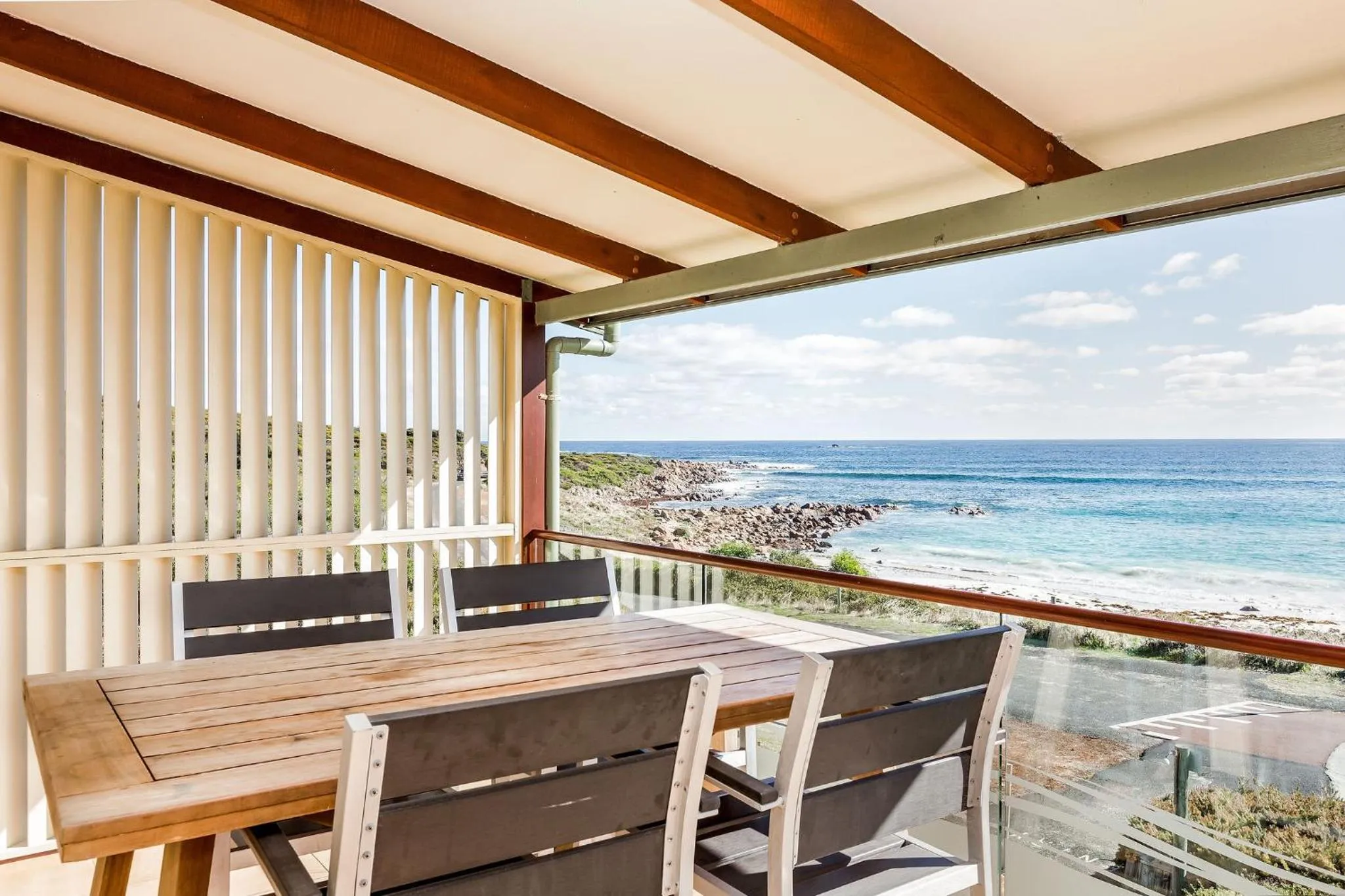 Canal Rocks Beachfront Apartments