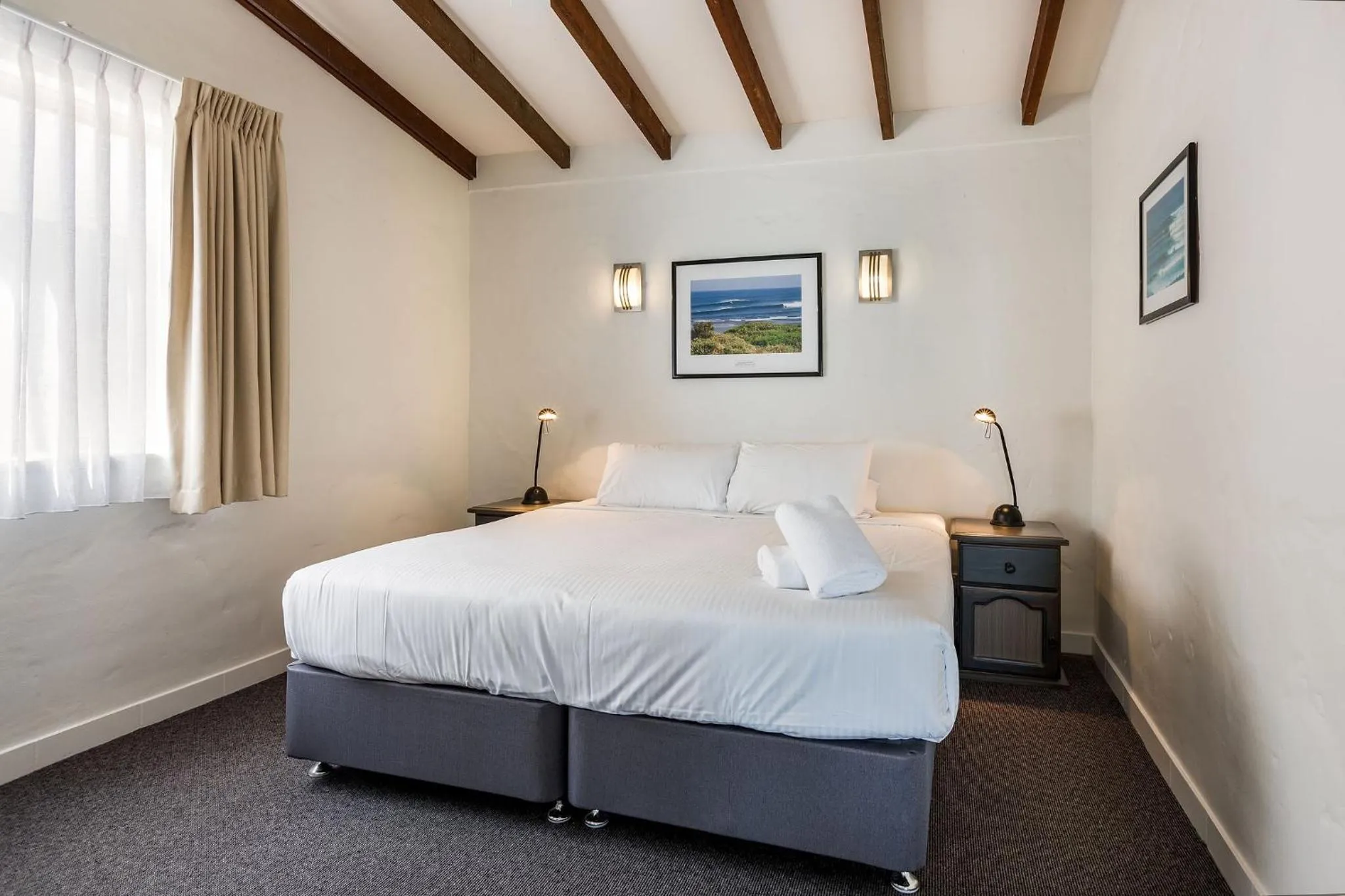 Bed in Canal Rocks Beachfront Apartments