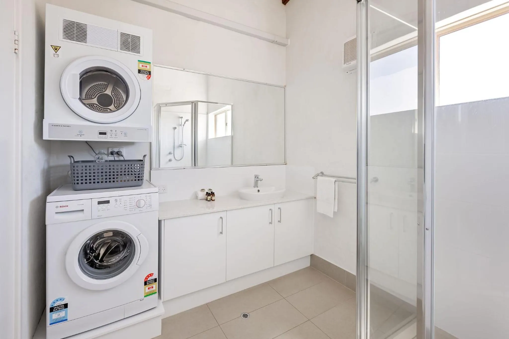 Canal Rocks Beachfront Apartments