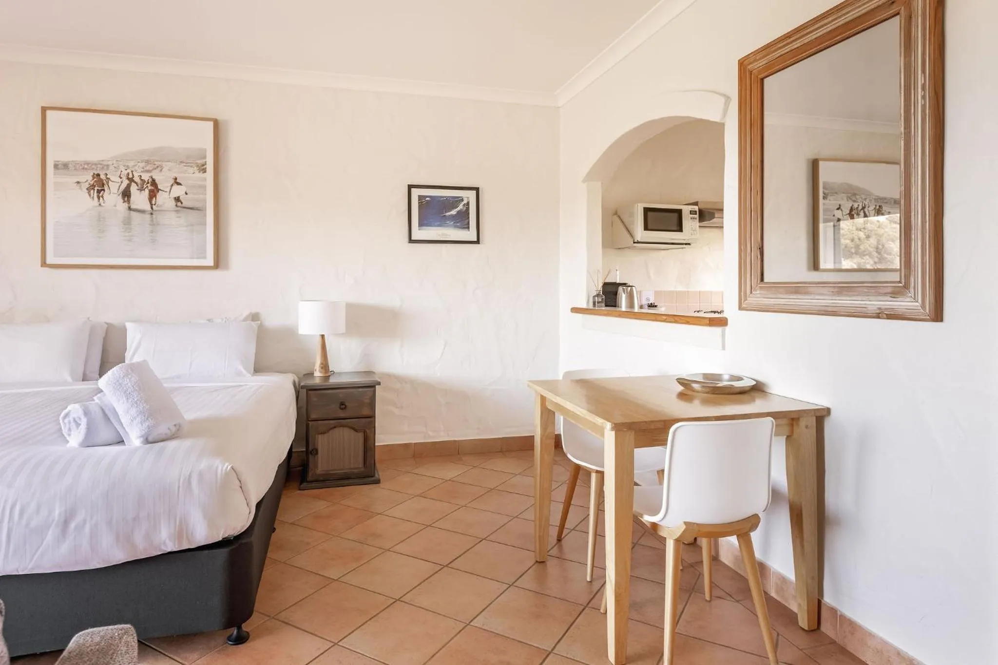 Bed in Canal Rocks Beachfront Apartments