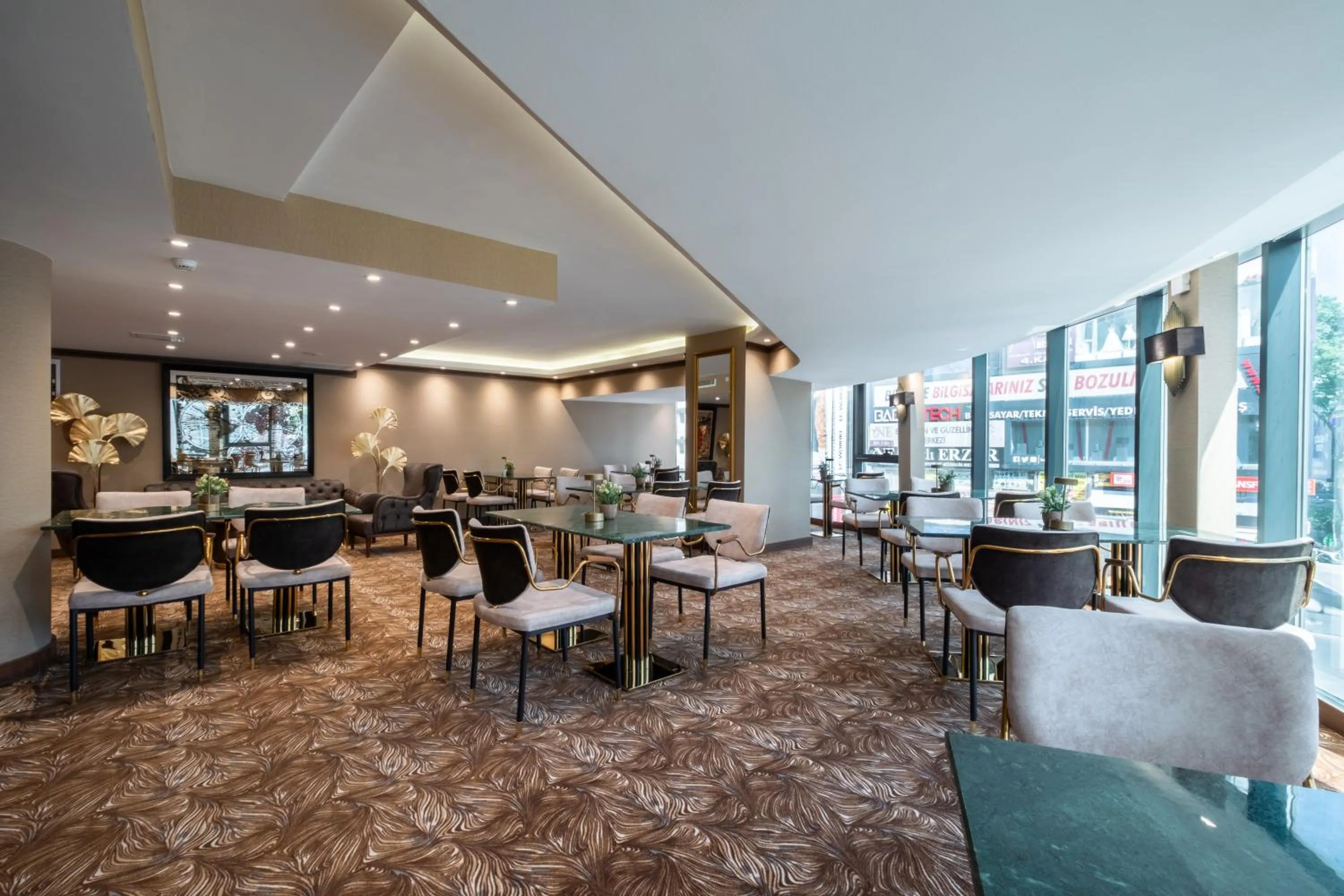 Restaurant/places to eat in Park Dedeman Kızılay Ankara