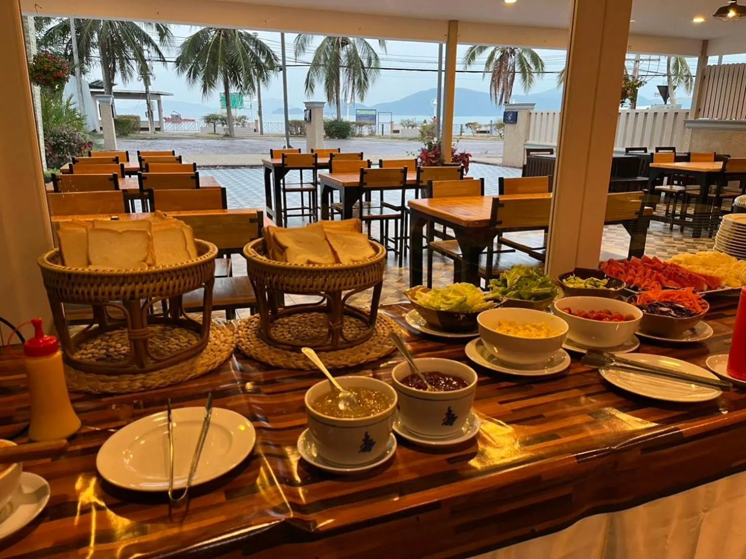 Restaurant/places to eat in Panwa Beach Side Beachfront