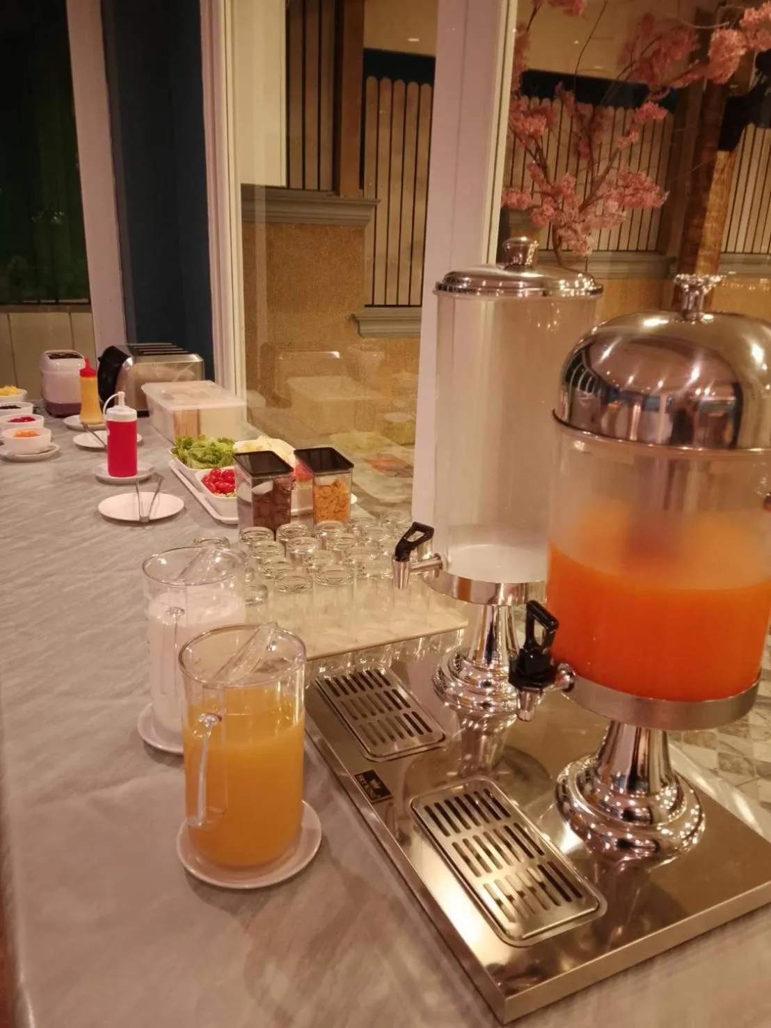 Food and drinks in Panwa Beach Side Beachfront