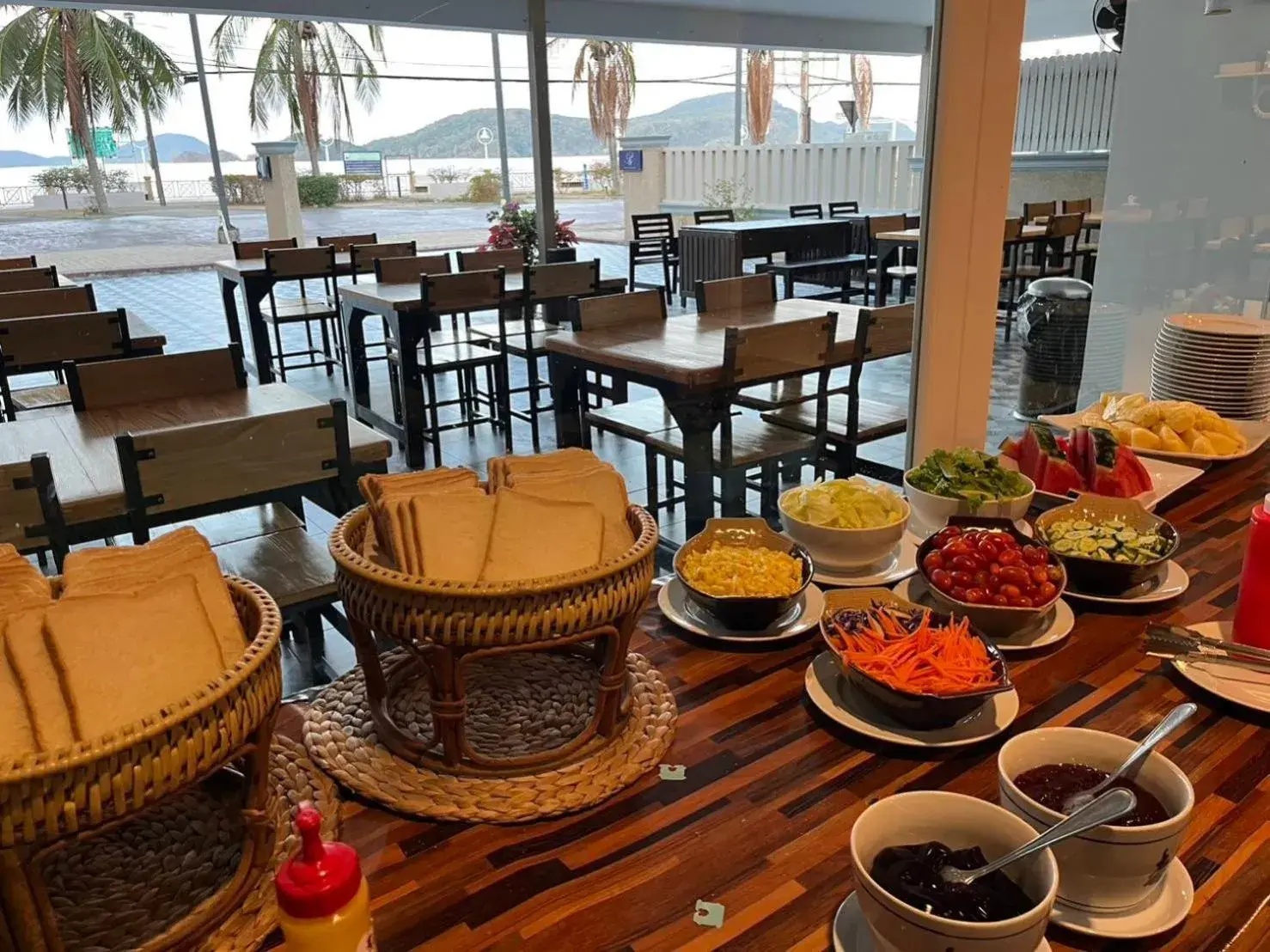 Restaurant/places to eat in Panwa Beach Side Beachfront Restaurant/places to eat in Panwa Beach Side Beachfront