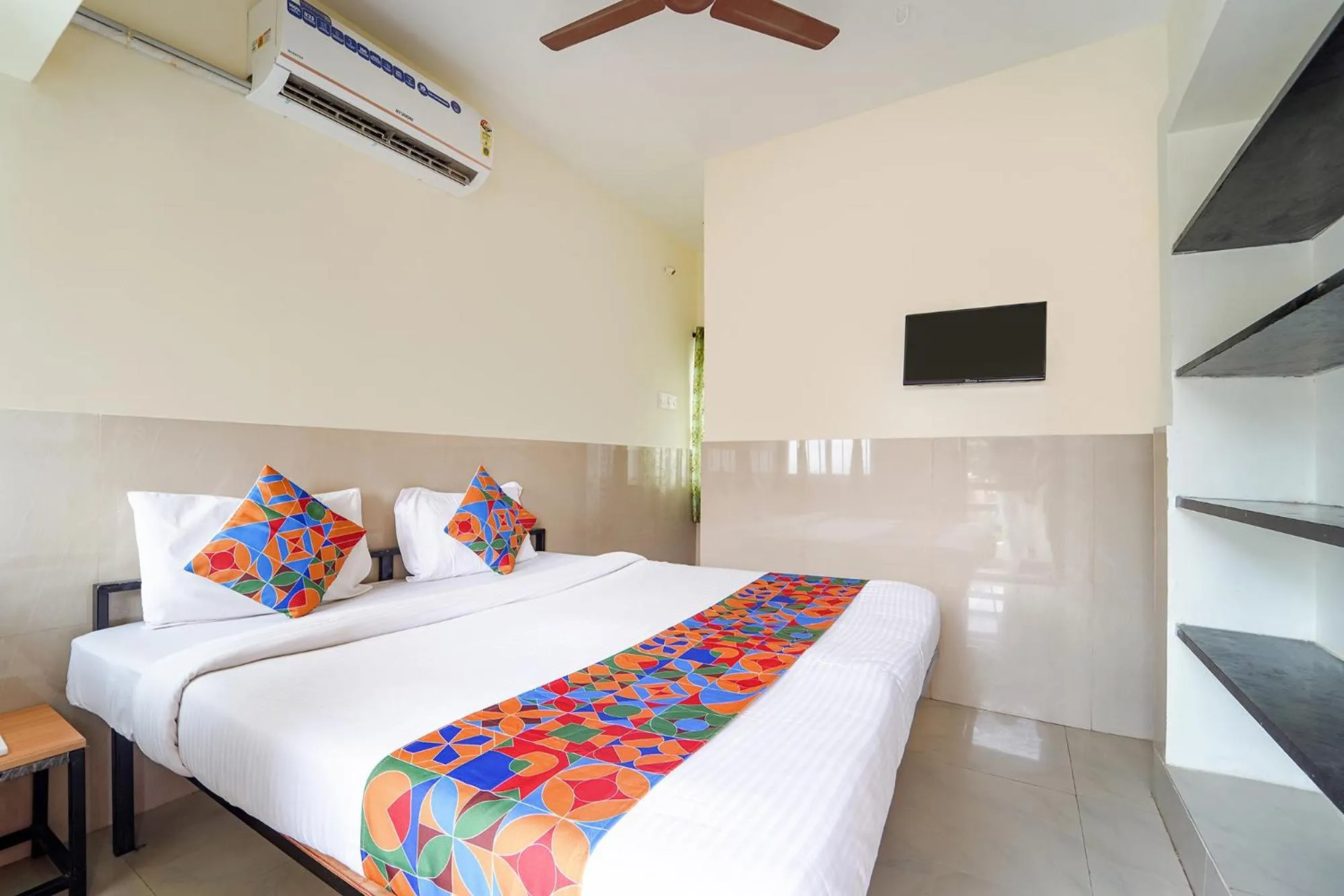 Bed in FabExpress Clover Castle - Nr Coimbatore International Airport