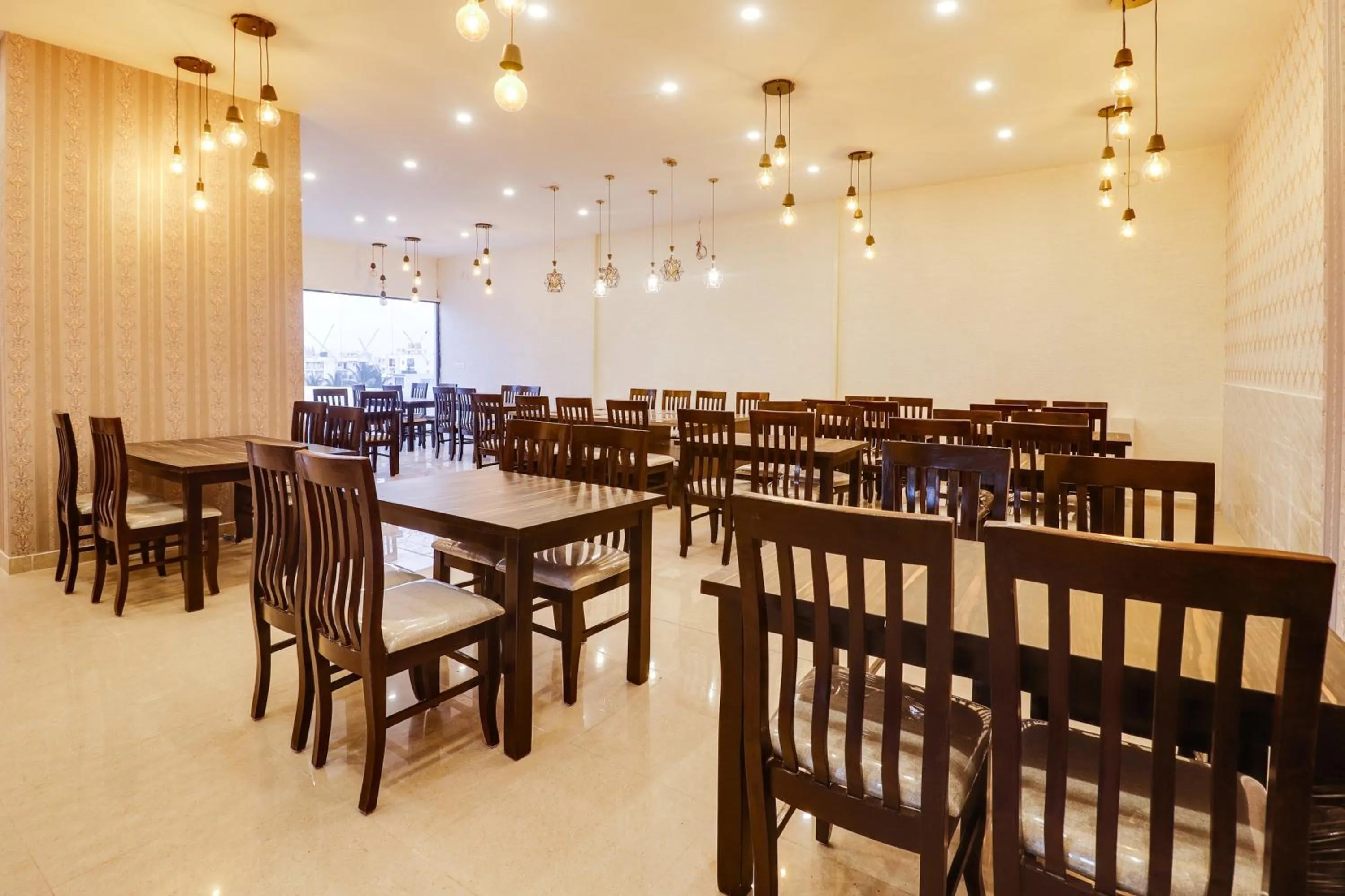 Restaurant/places to eat in Collection O Manu