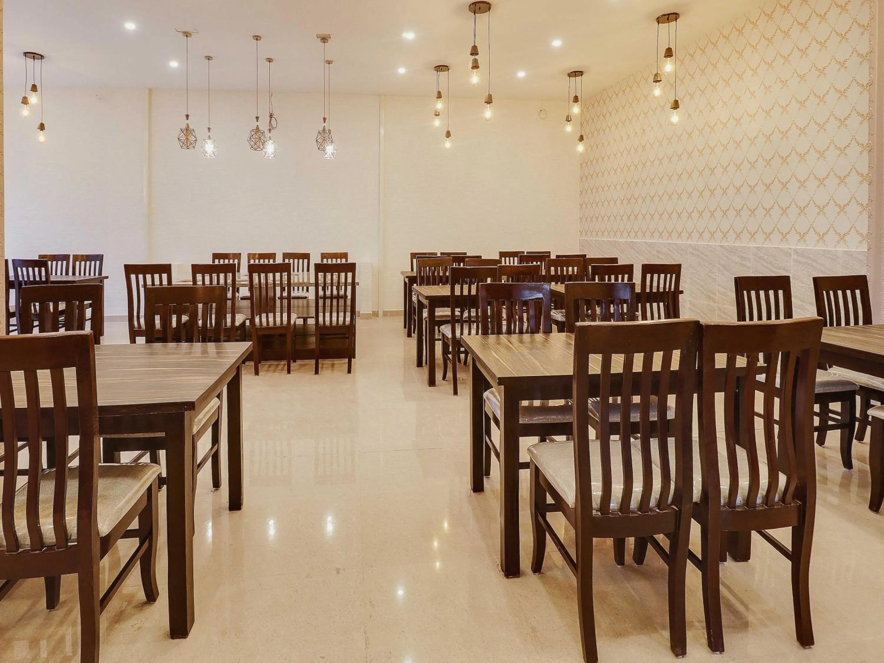 Restaurant/places to eat in Collection O Manu