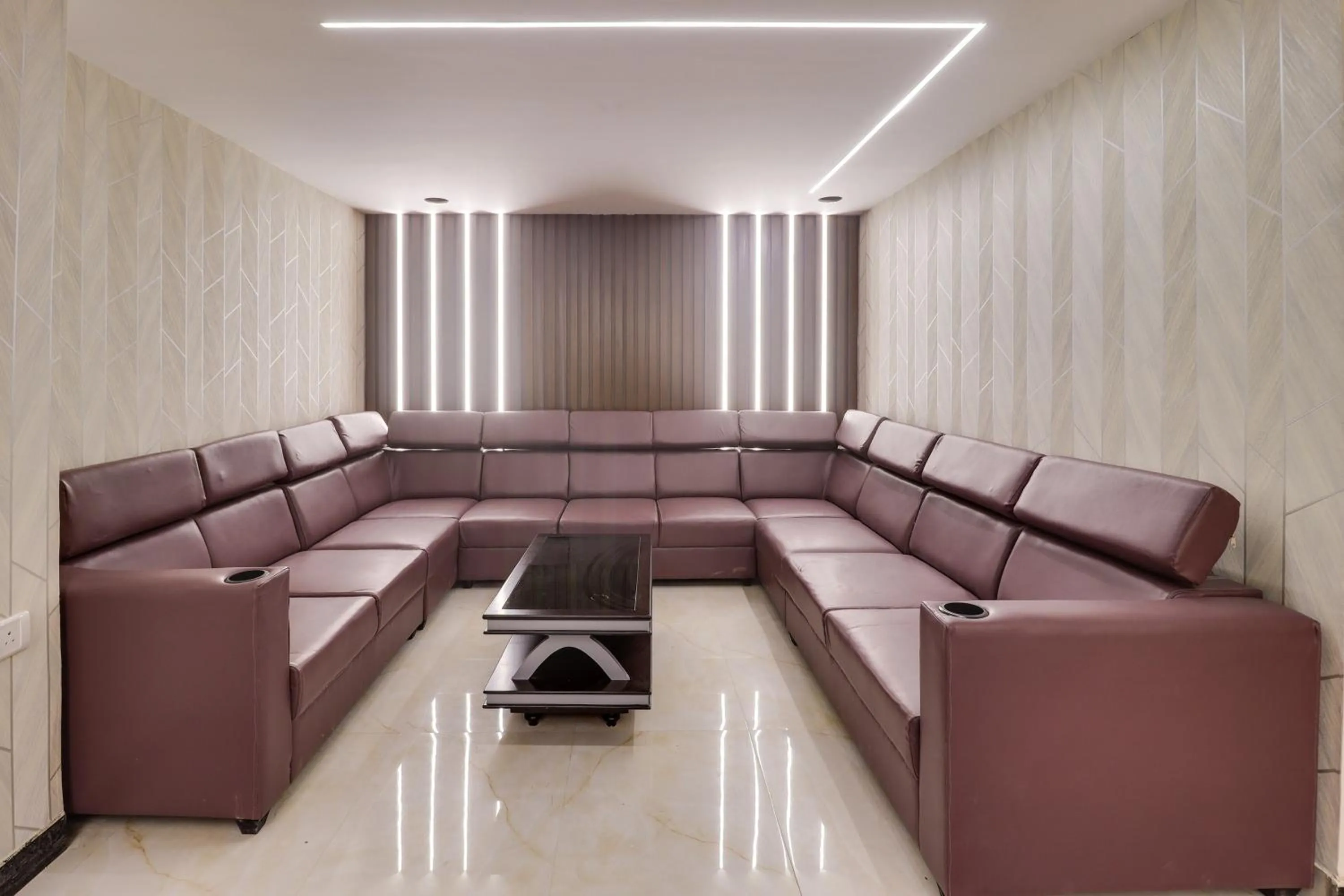 Lobby or reception in Collection O Manu