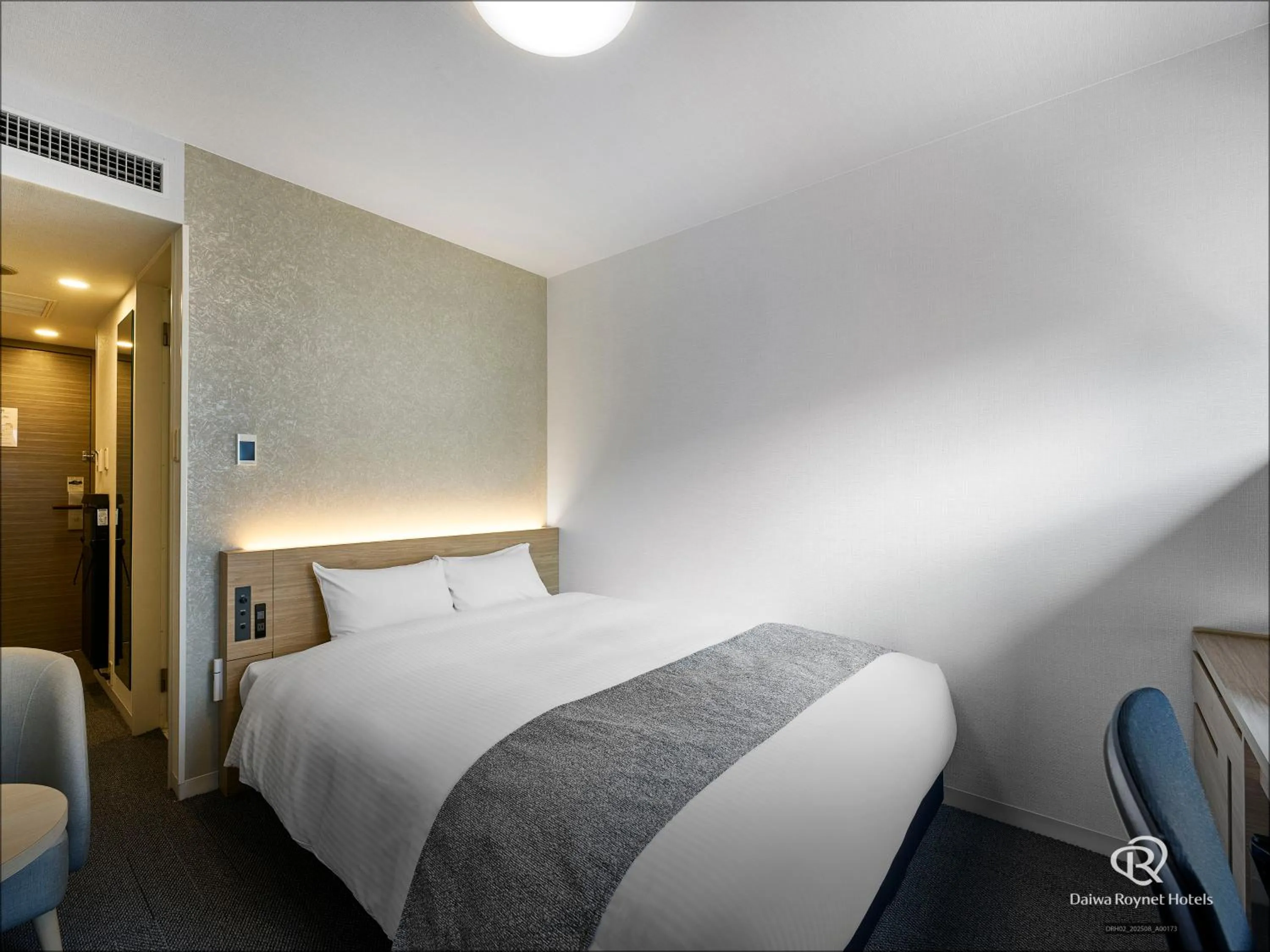 Photo of the whole room, Bed in Daiwa Roynet Utsunomiya