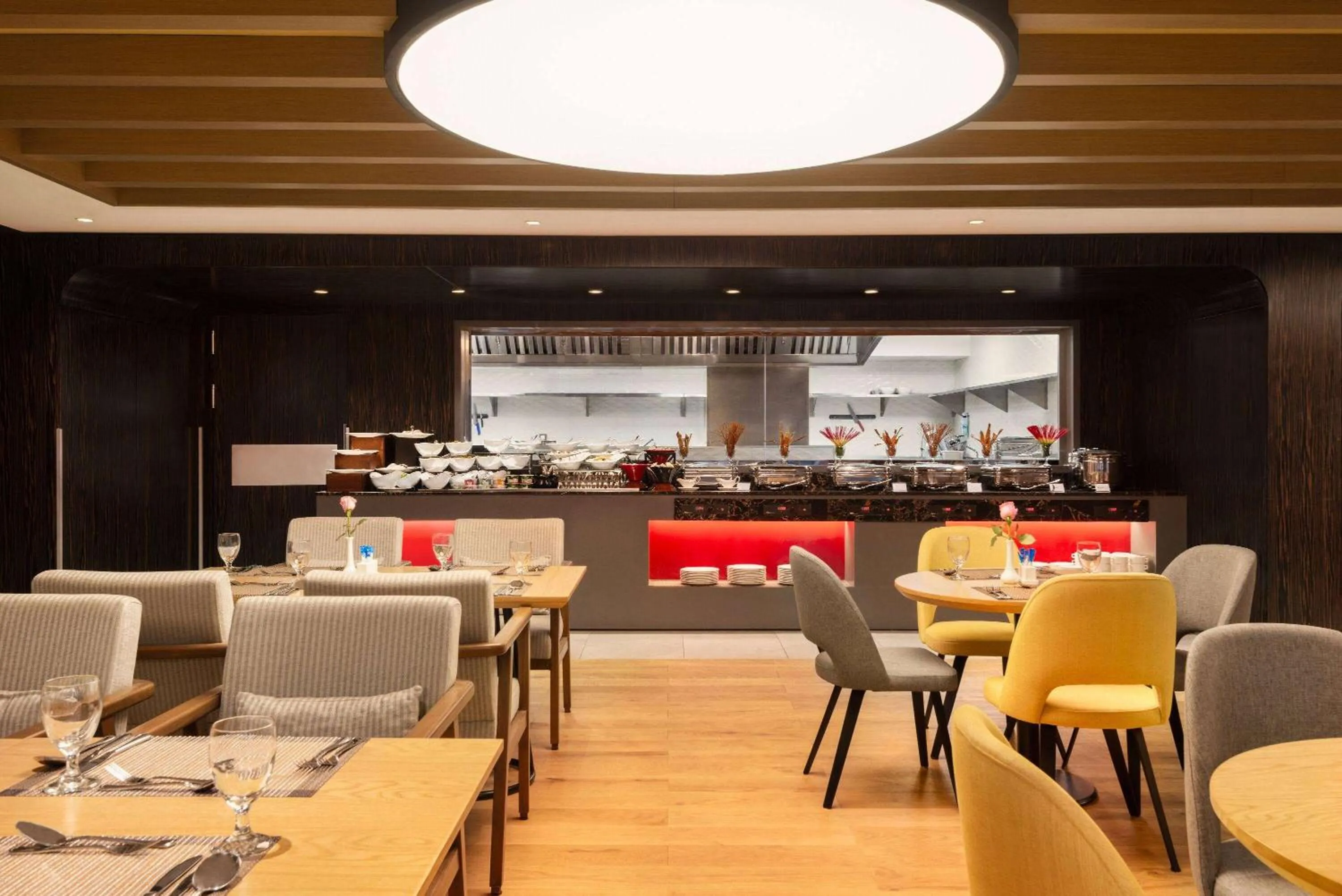 Restaurant/places to eat in Ramada Encore Al Khobar Corniche