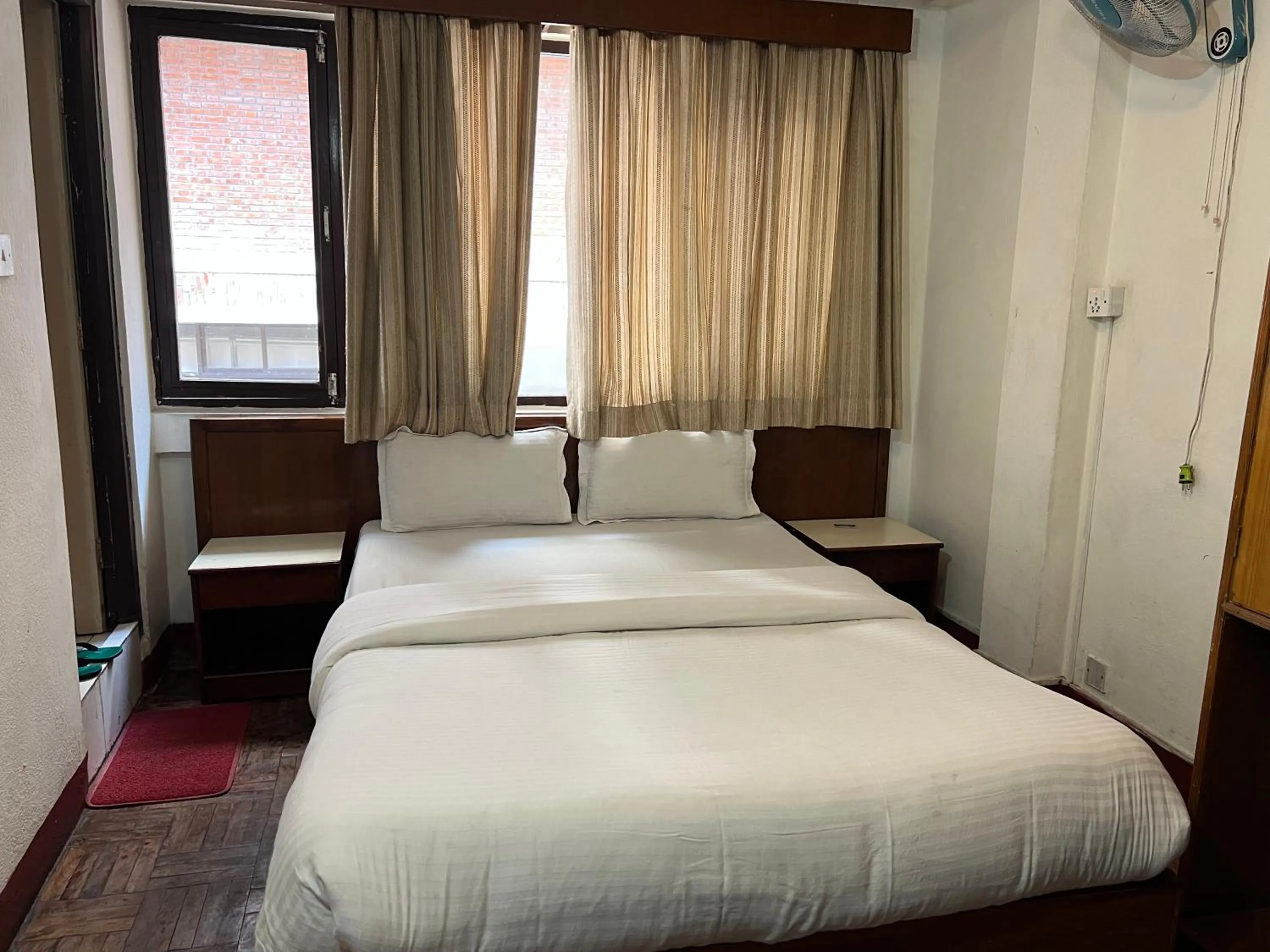 Bedroom, Bed in Hotel Earth House