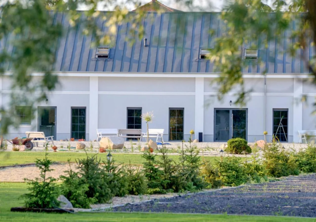 Property building in Folwark Matecznik - Spichlerz