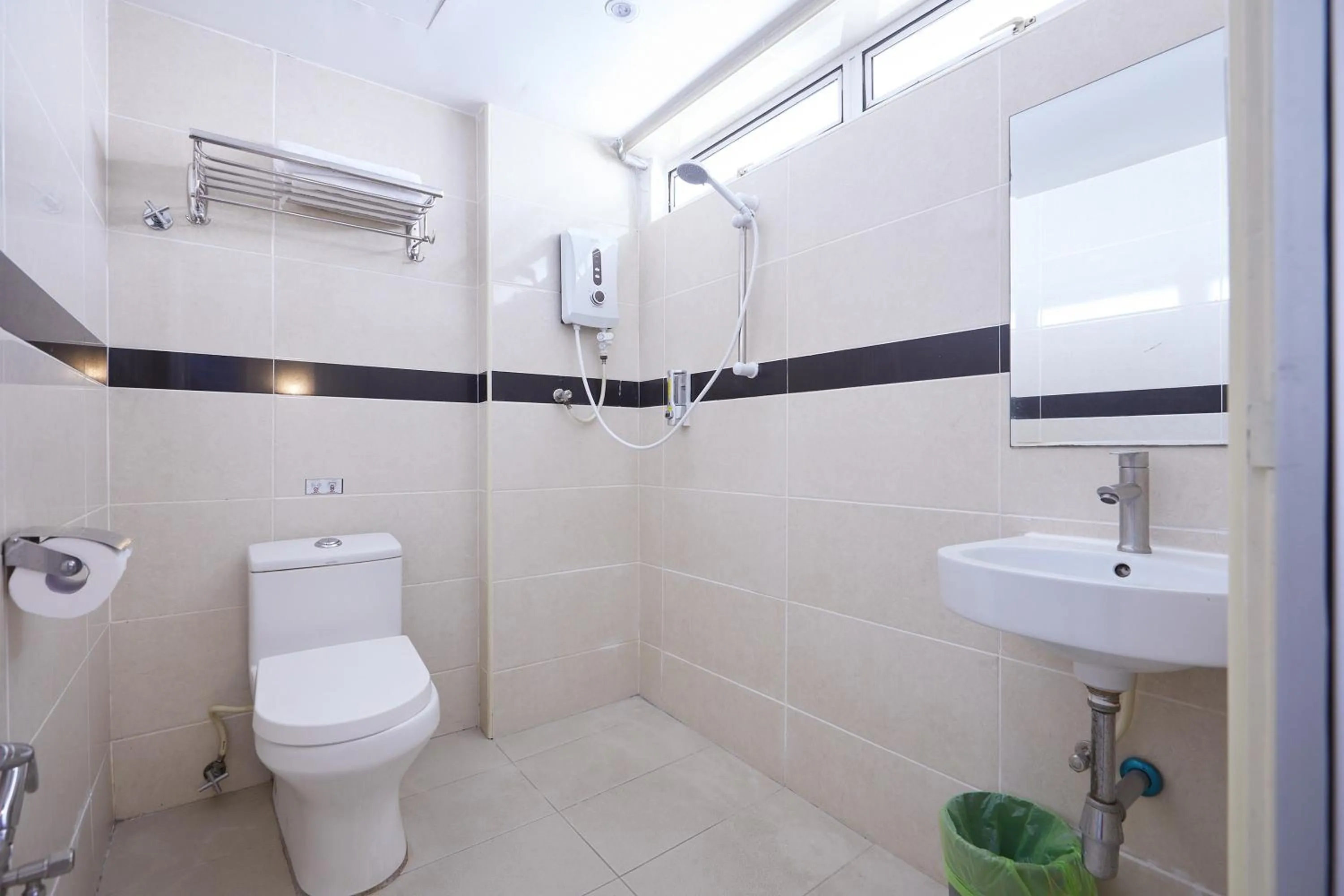 Shower in SunGold Inn