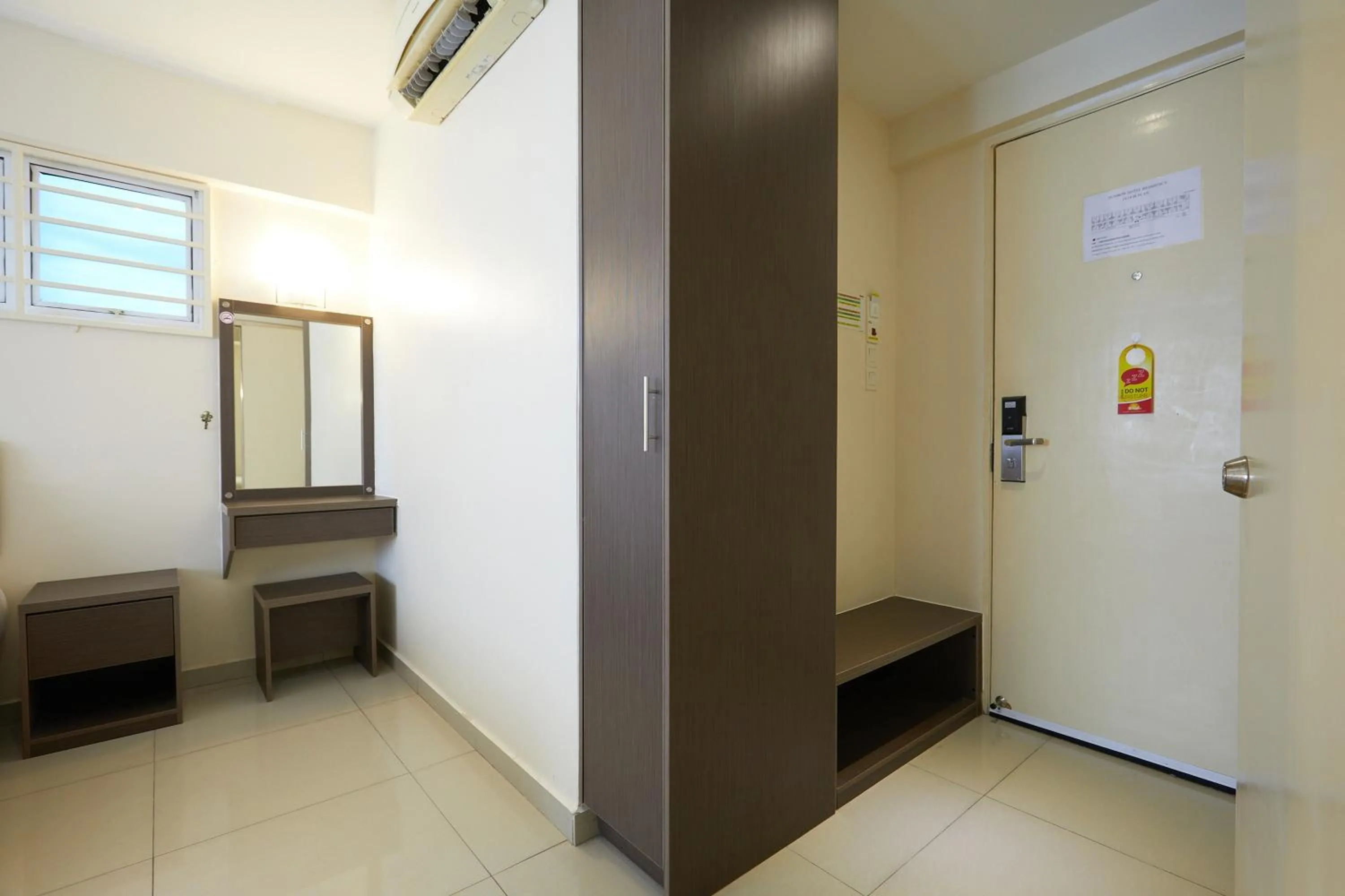 wardrobe in SunGold Inn