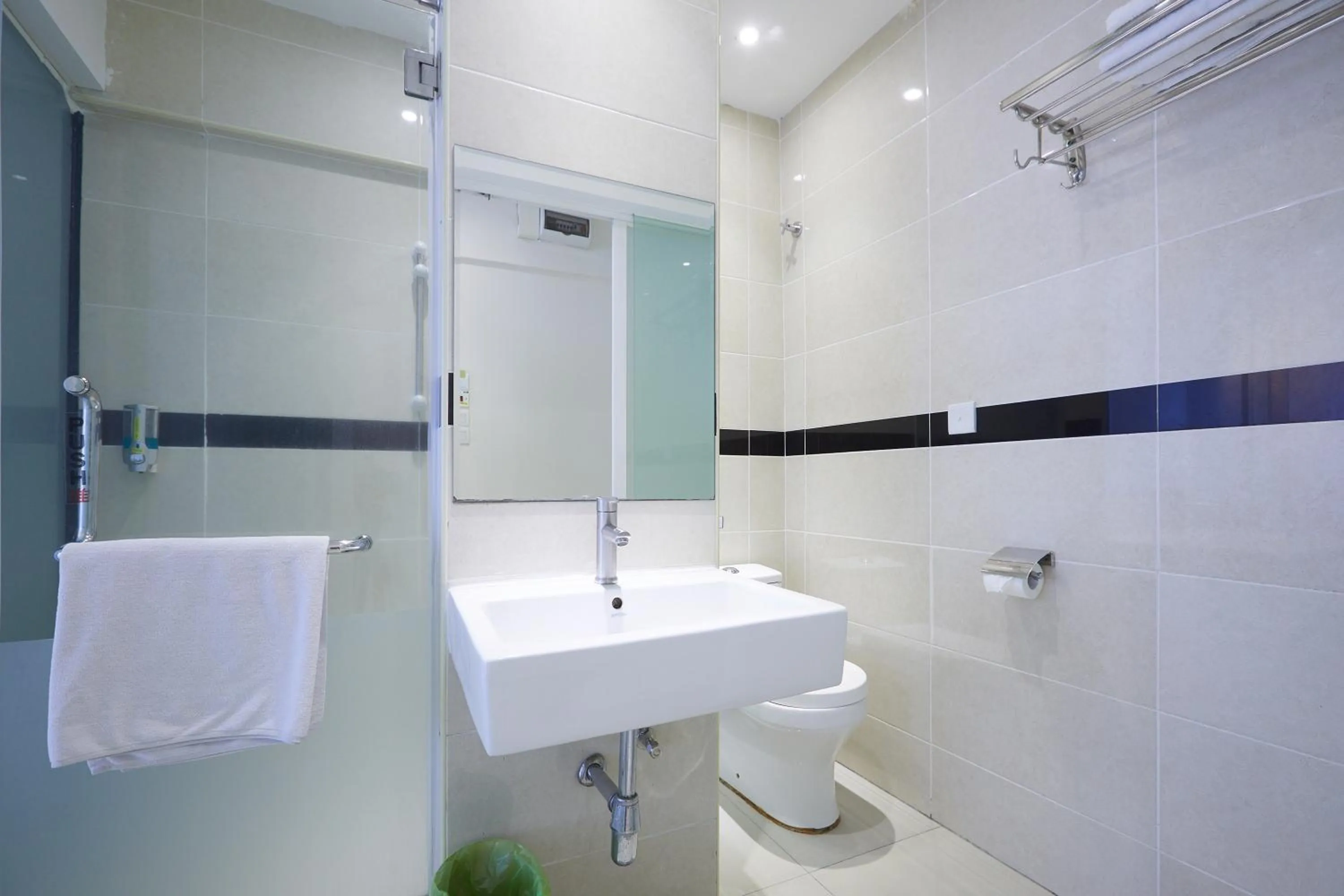 Shower in SunGold Inn