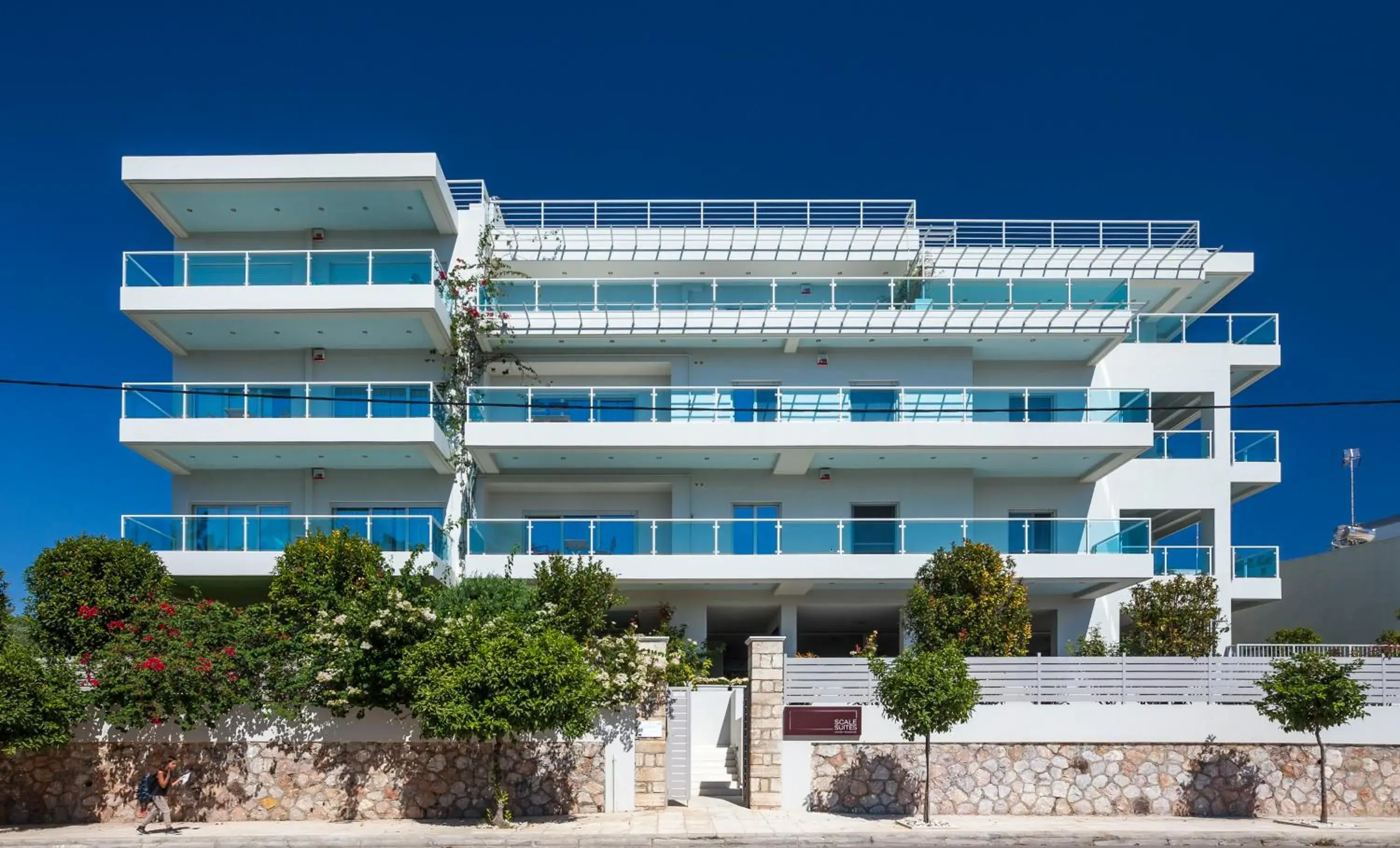 Facade/entrance in Scale Suites Facade/entrance in Scale Suites