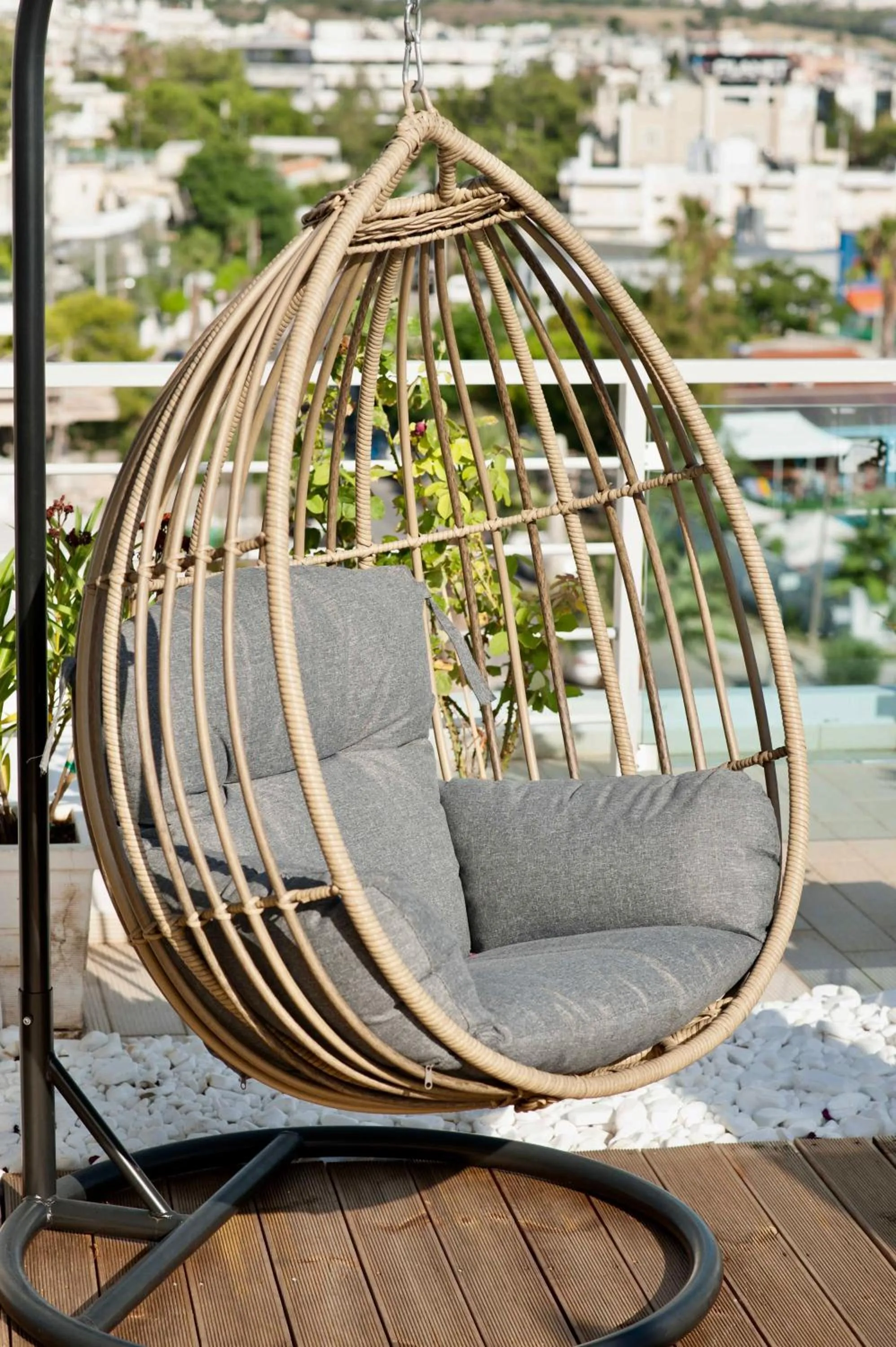 Patio in Scale Suites