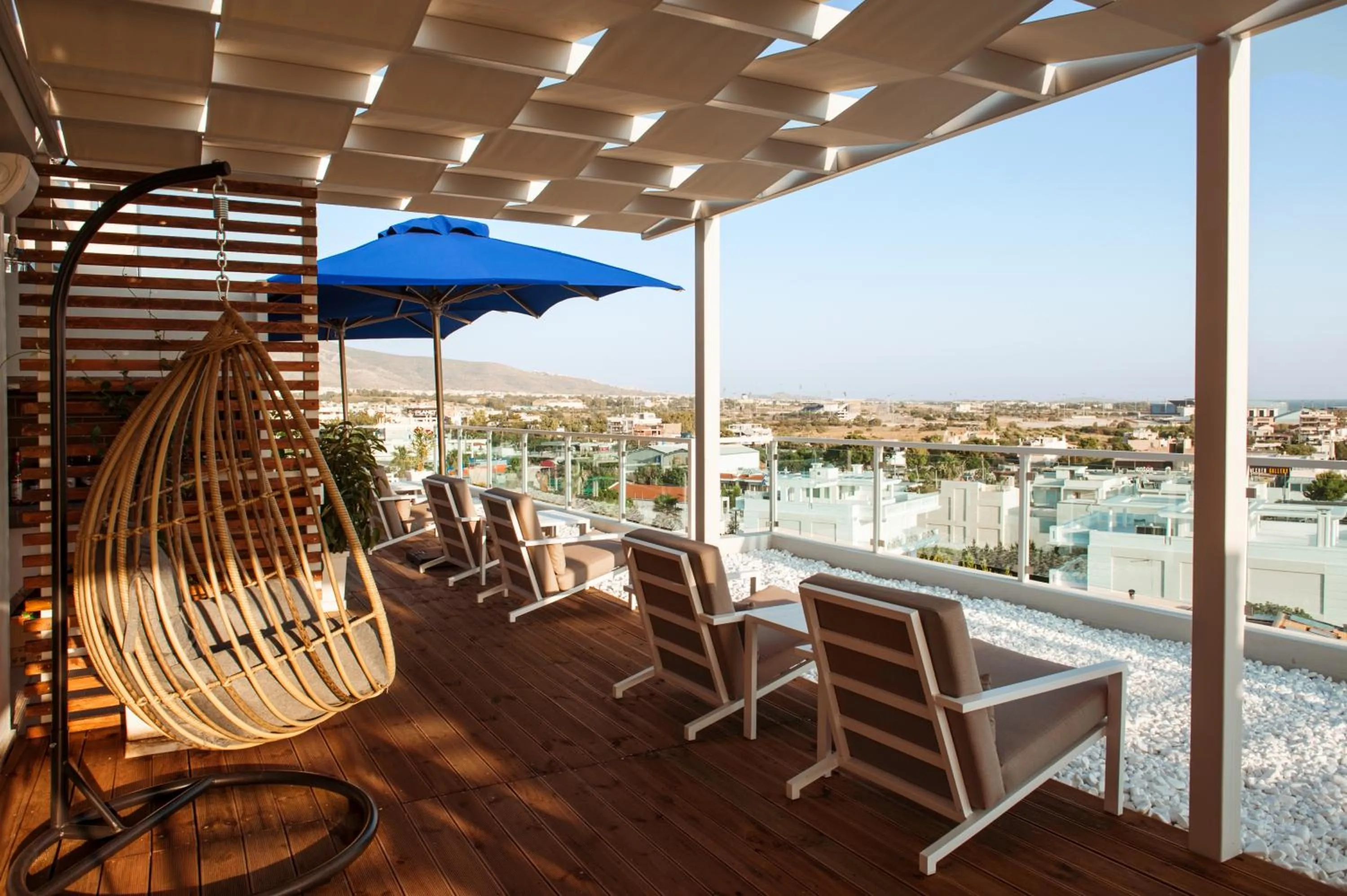 Patio in Scale Suites