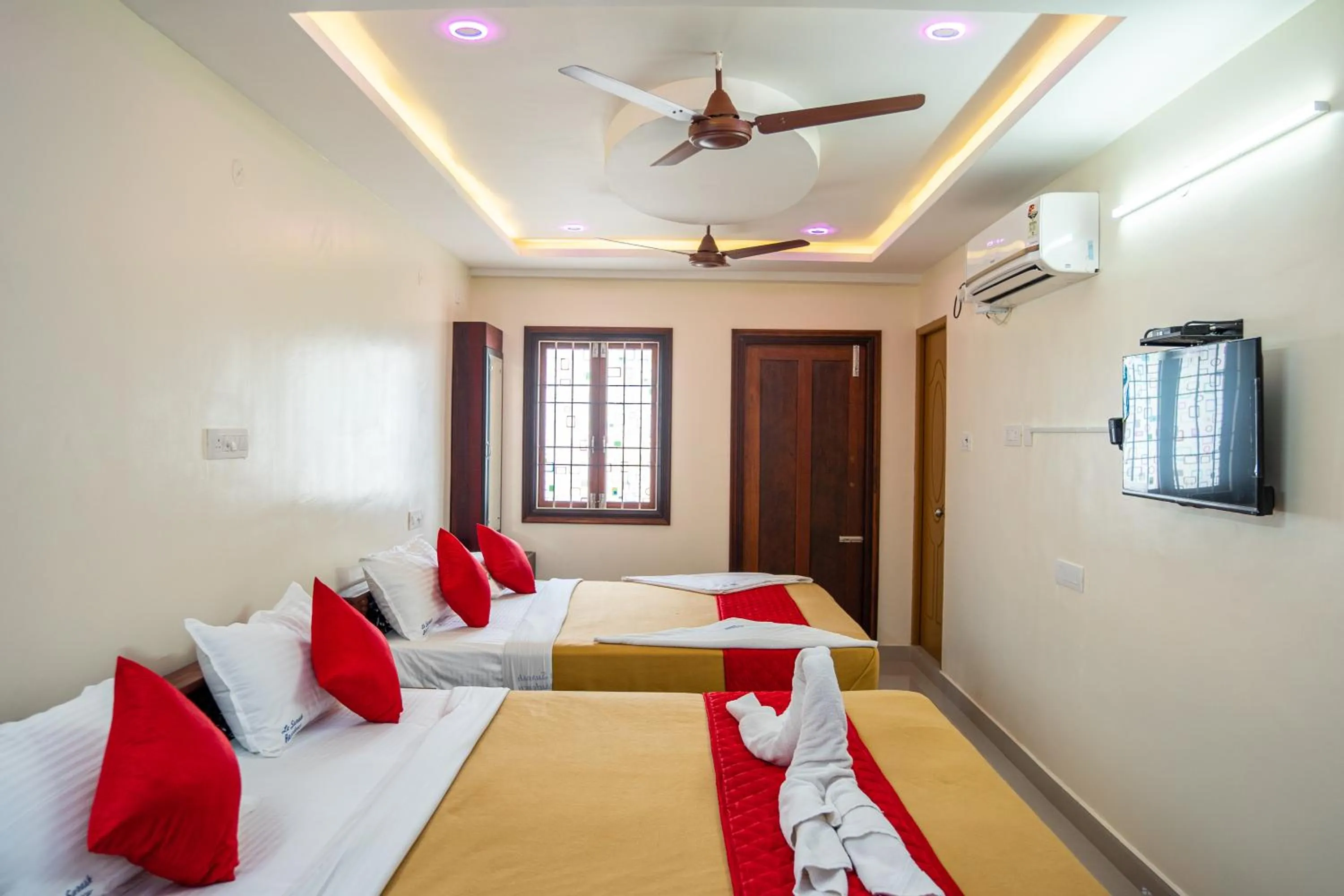 Bed in Le Suresh Guest House