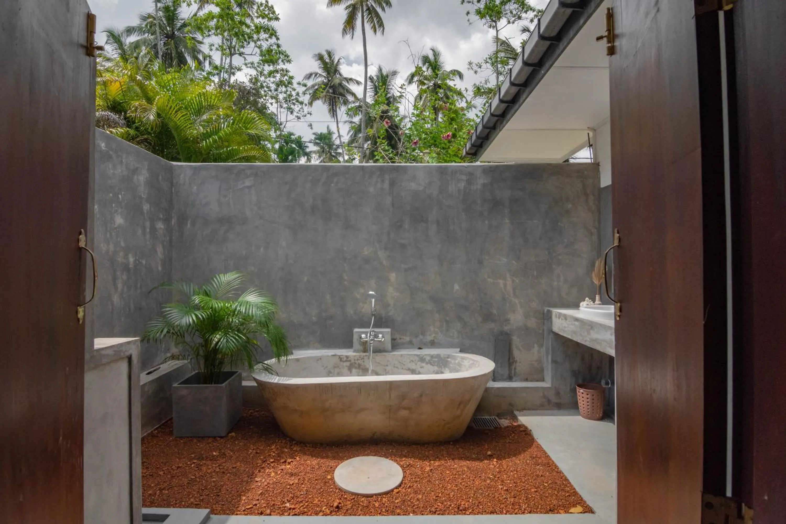 Shower in Sattva Ahangama