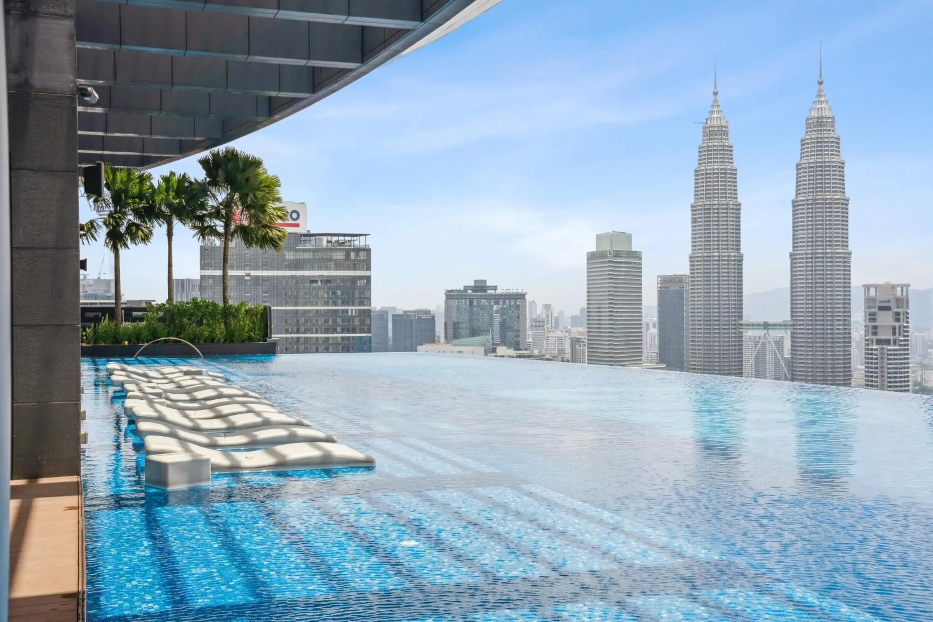 Swimming pool in Eaton Residences by Sutera at KLCC Swimming pool in Eaton Residences by Sutera at KLCC
