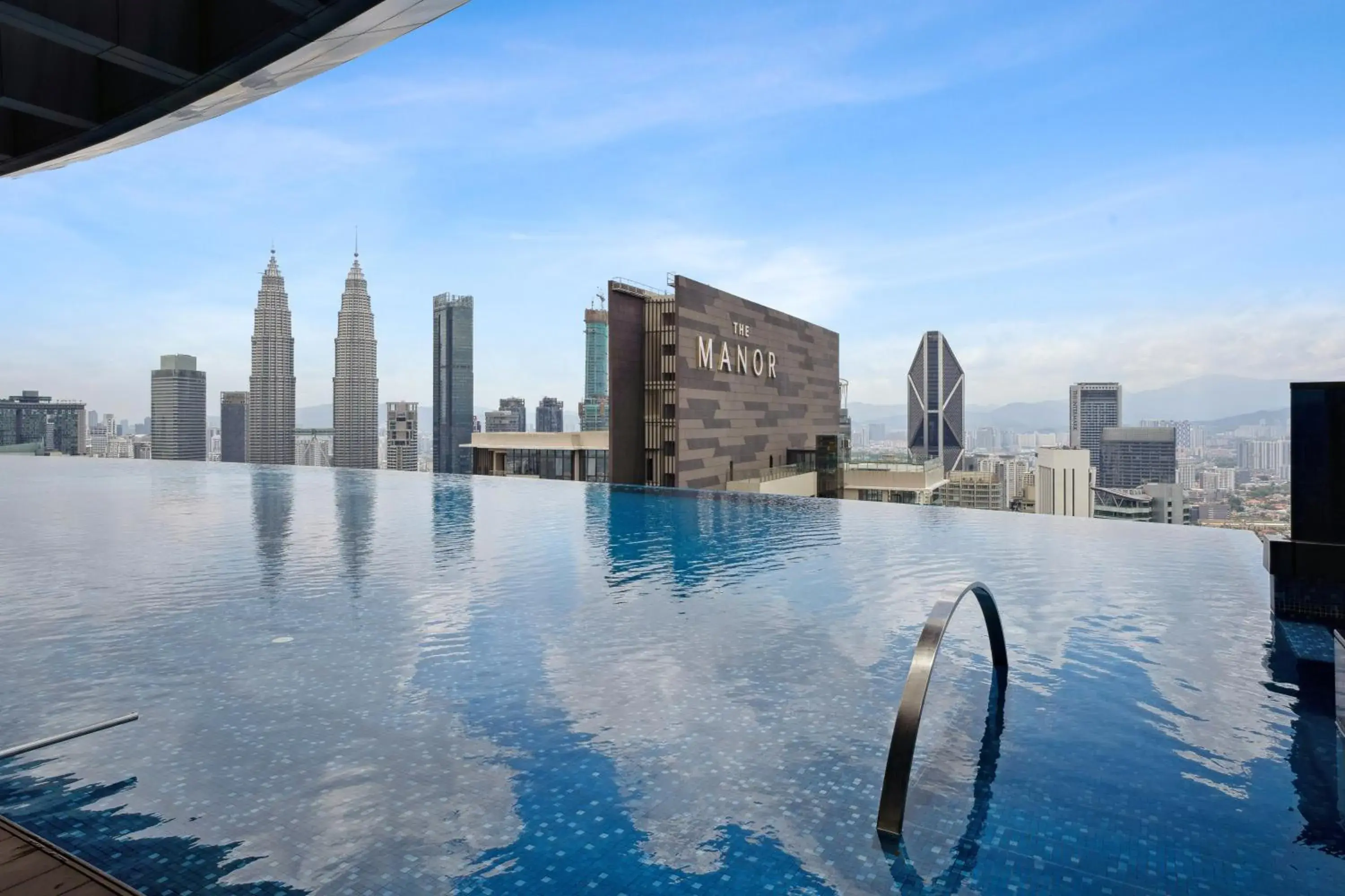 Swimming pool in Eaton Residences by Sutera at KLCC Swimming pool in Eaton Residences by Sutera at KLCC