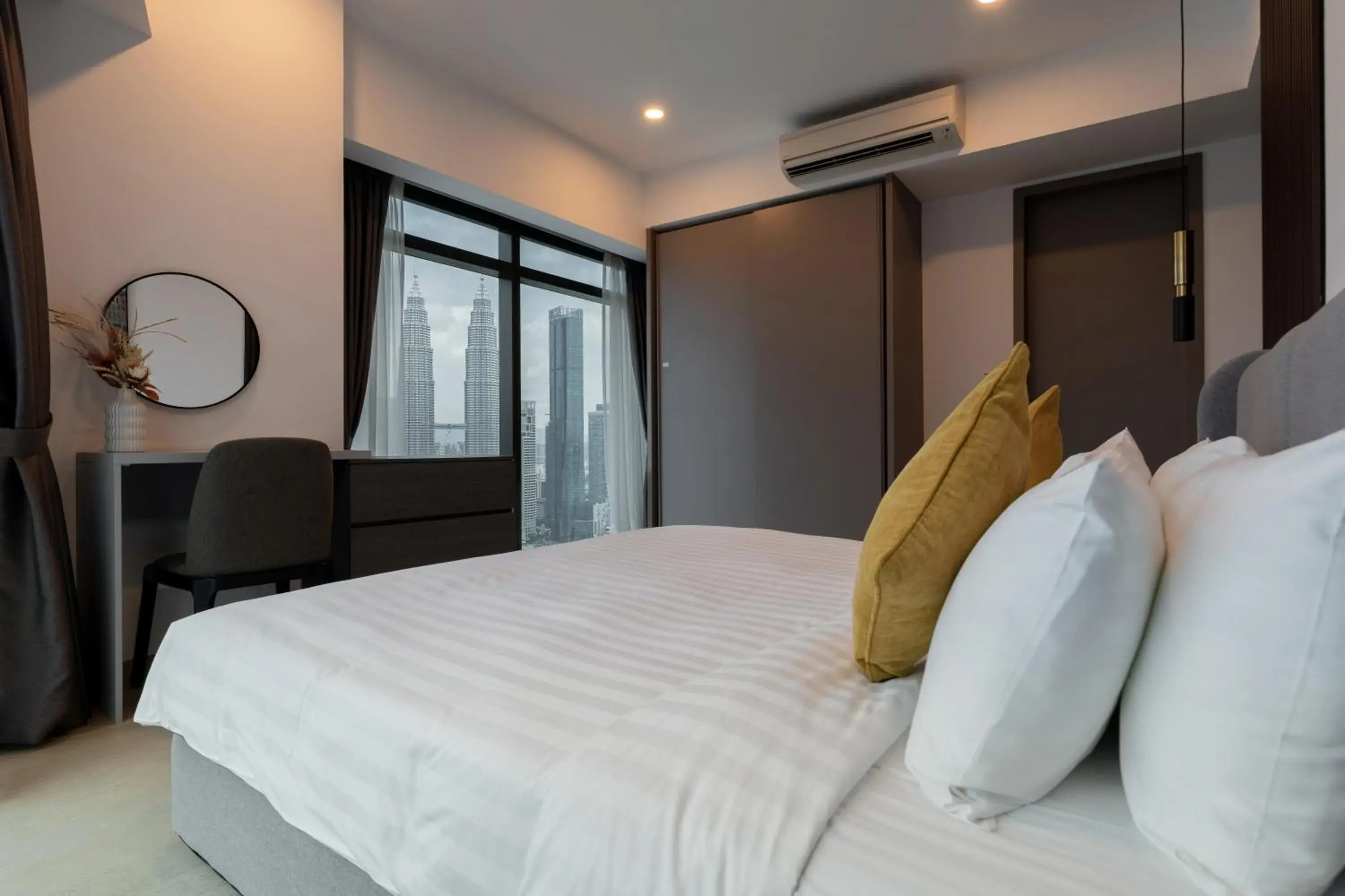 3 Bedroom Classic in Eaton Residences by Sutera at KLCC 3 Bedroom Classic in Eaton Residences by Sutera at KLCC
