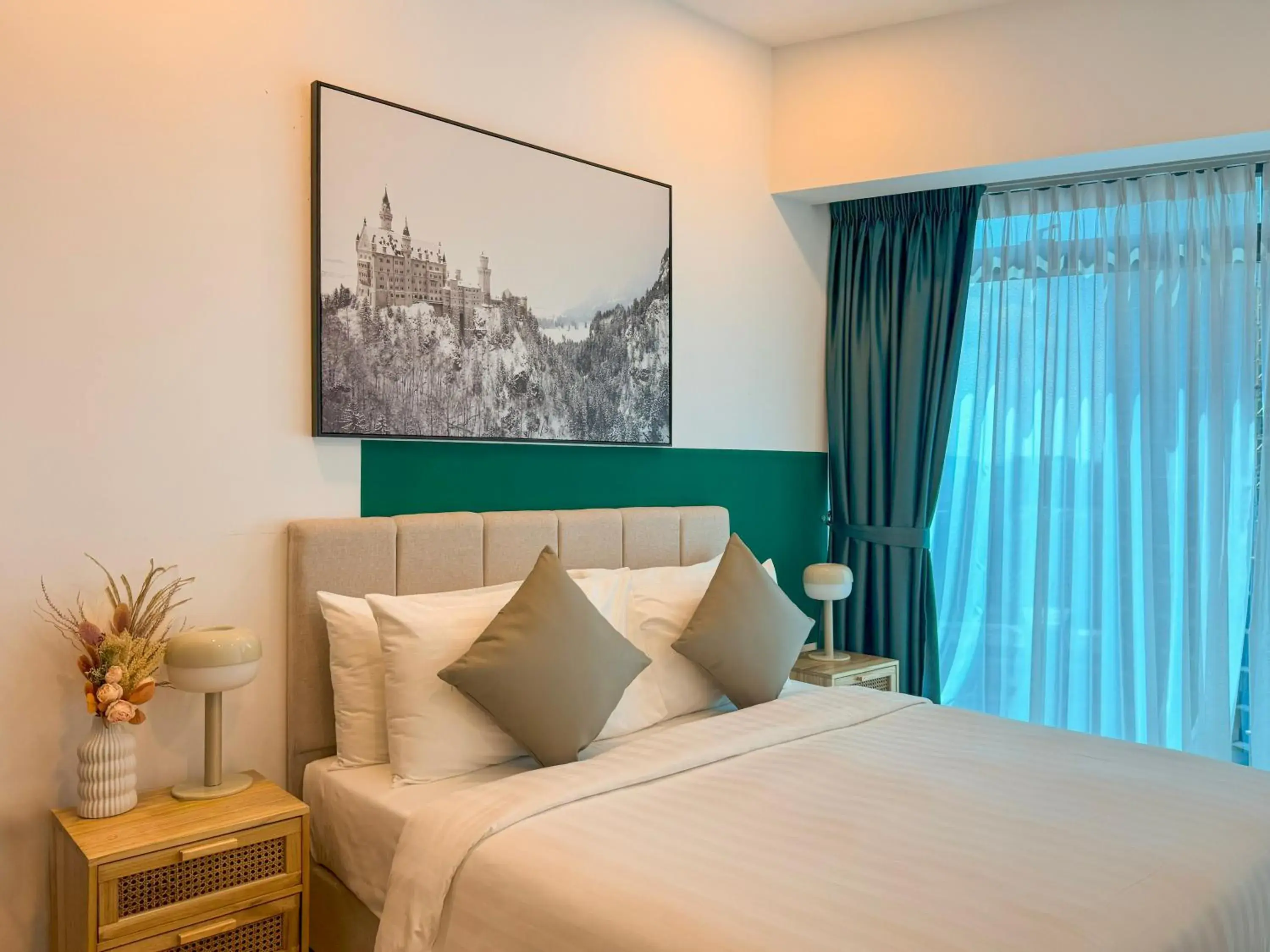 Bedroom, Bed in Eaton Residences by Sutera at KLCC Bedroom, Bed in Eaton Residences by Sutera at KLCC