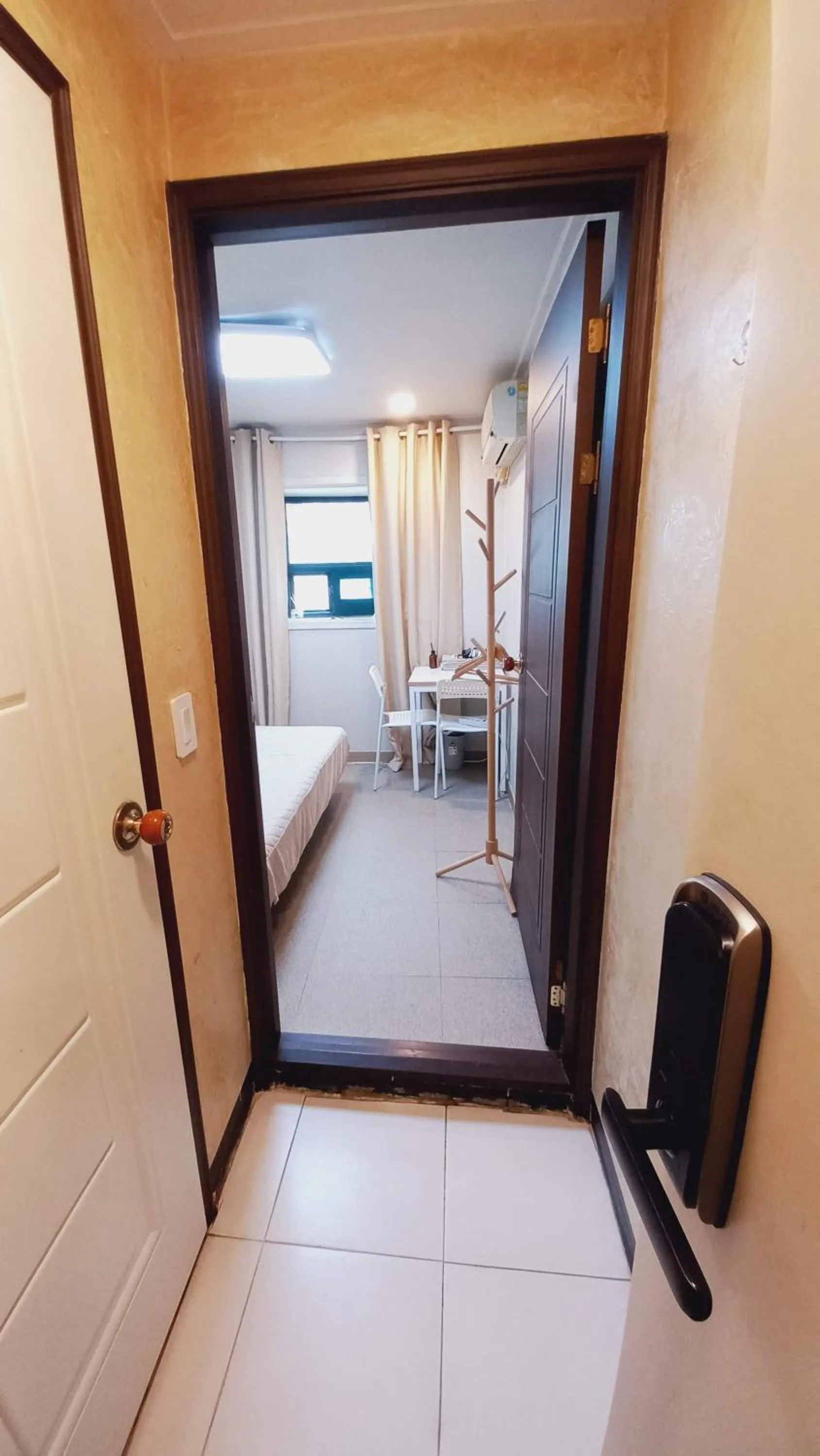 Photo of the whole room, Bed in Sujeongjang Inn