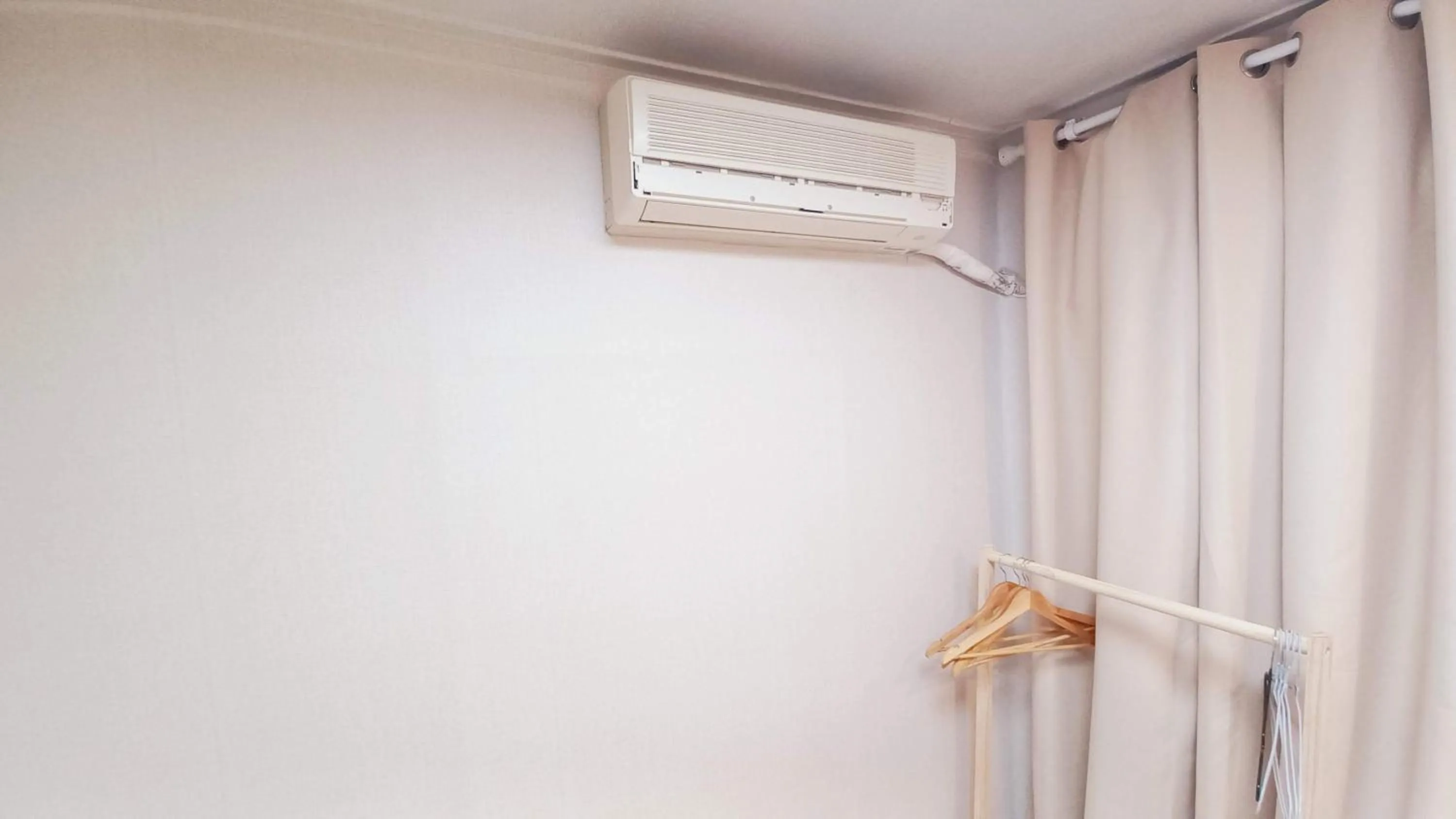 air conditioner in Sujeongjang Inn