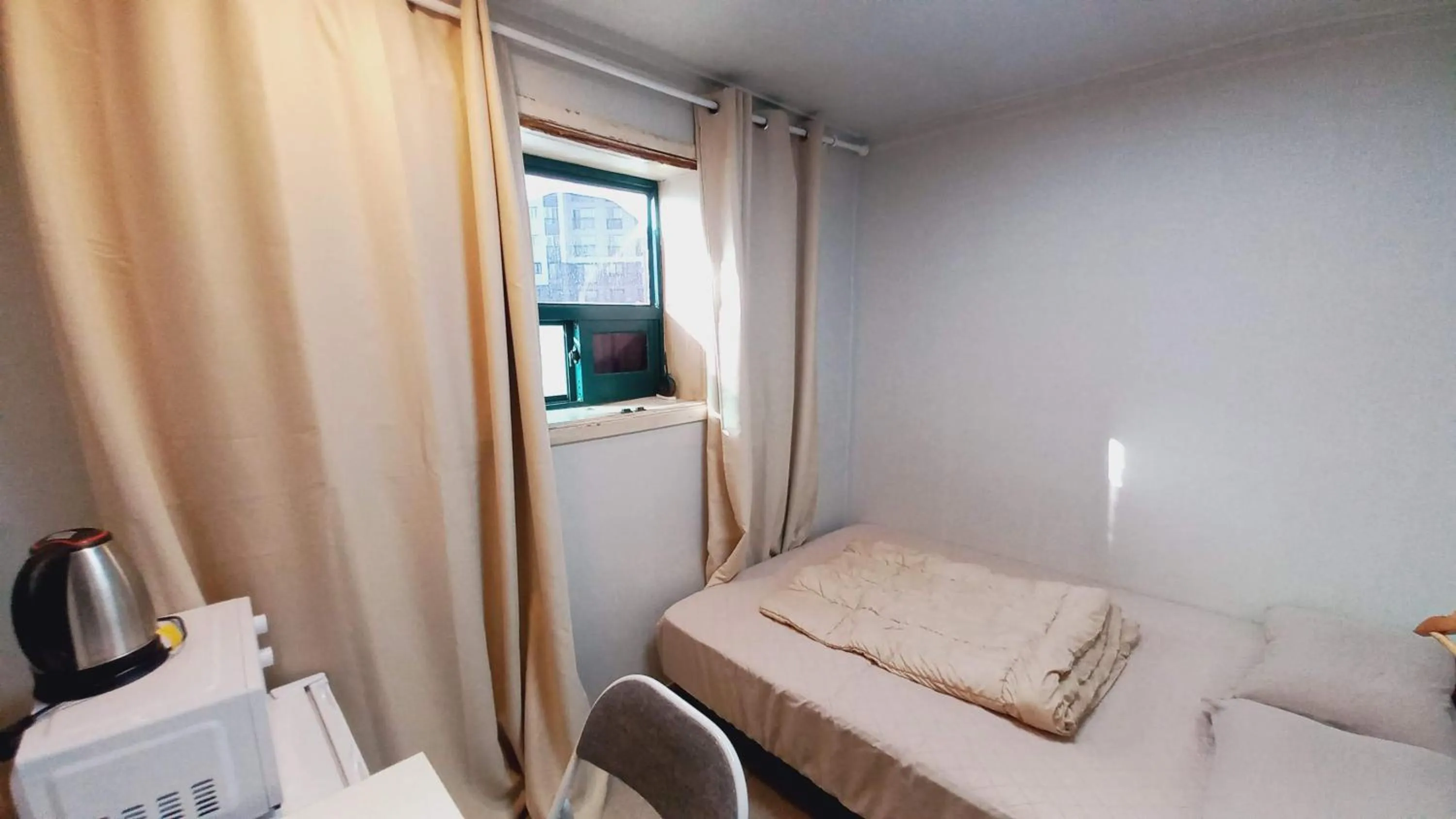 Photo of the whole room, Bed in Sujeongjang Inn