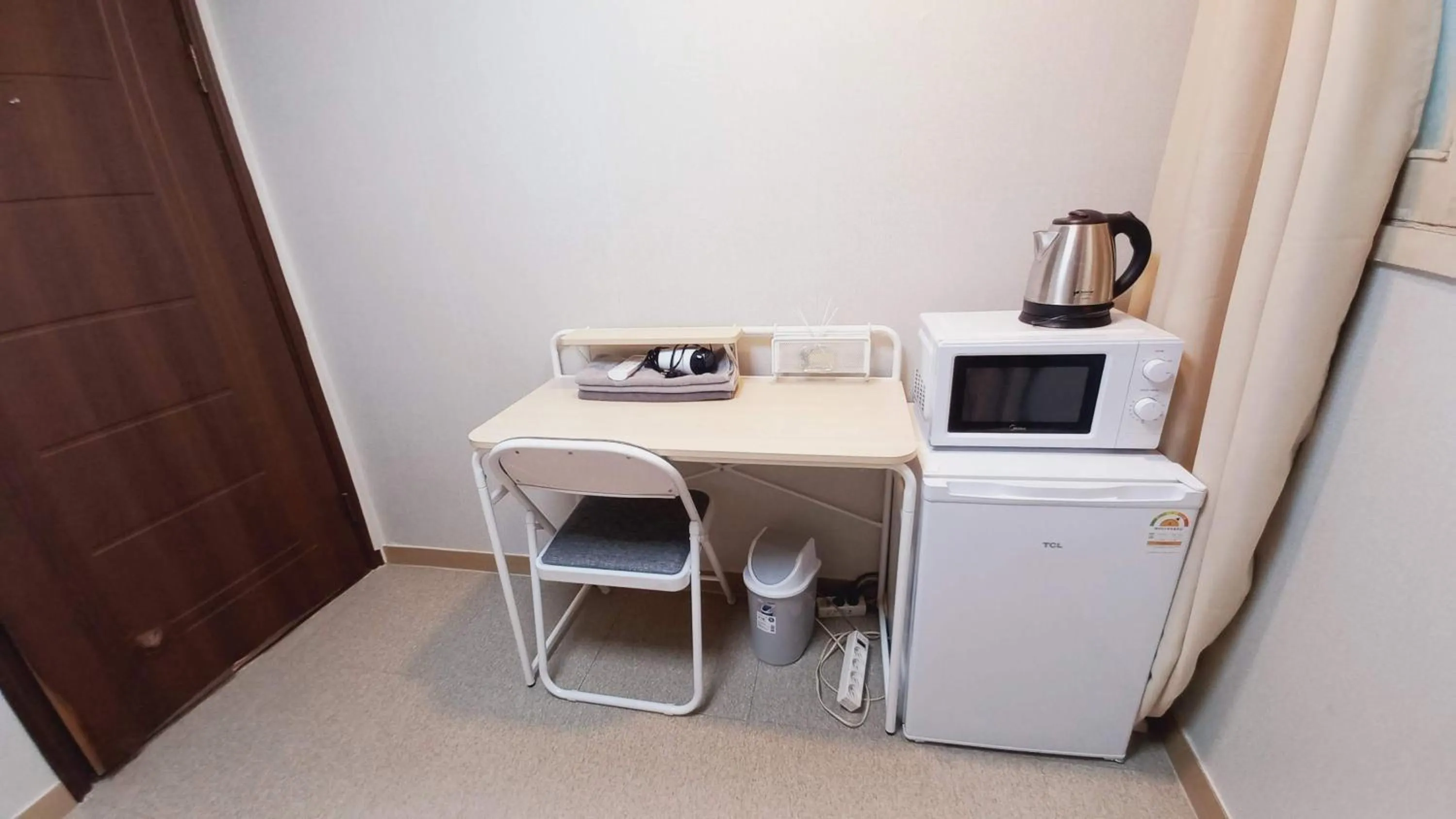 microwave in Sujeongjang Inn