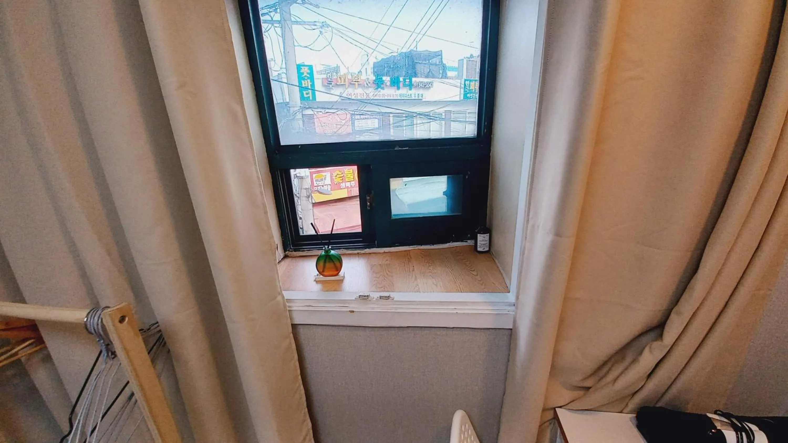 Photo of the whole room in Sujeongjang Inn