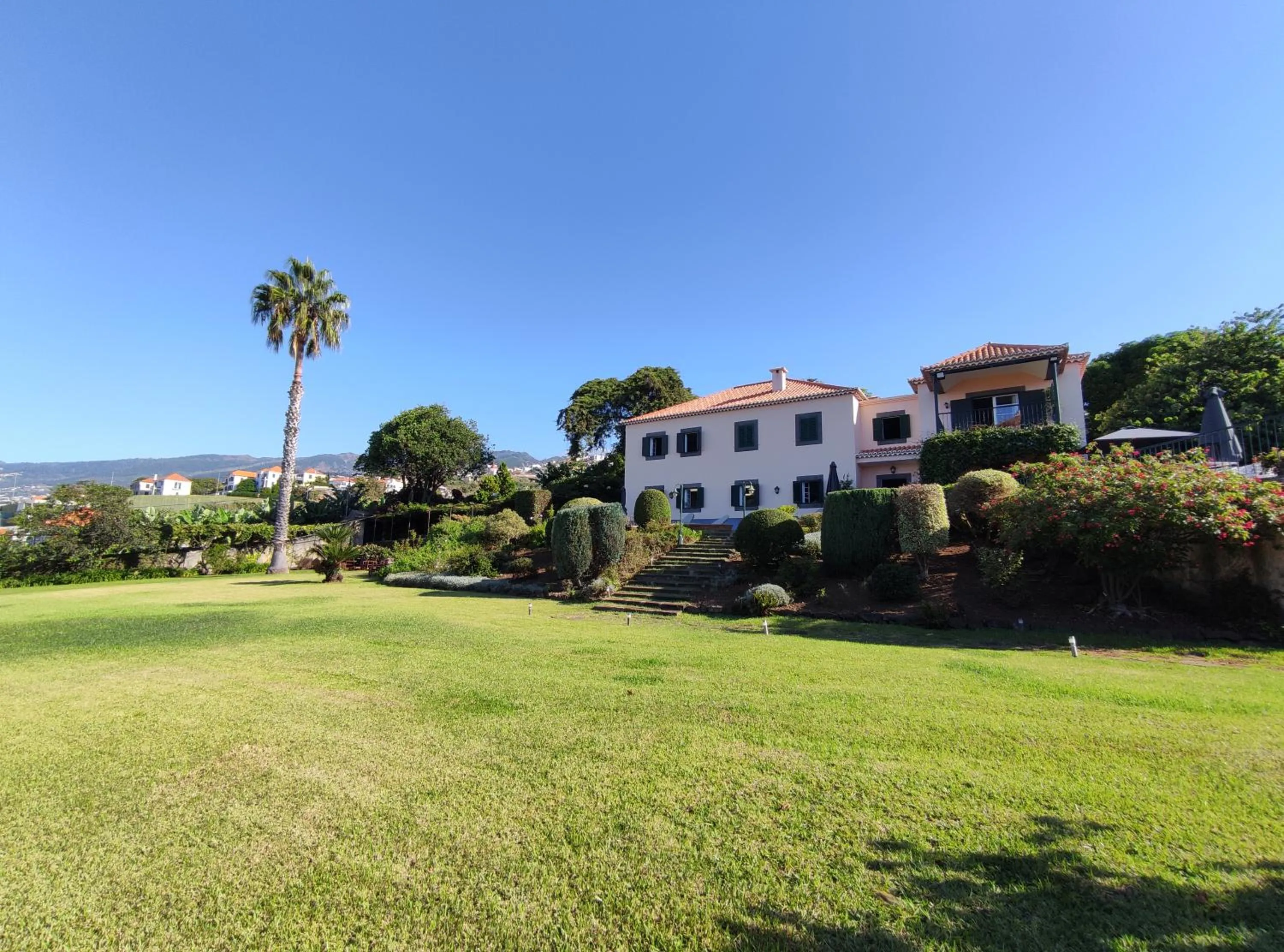 Property building in Quinta São Gonçalo